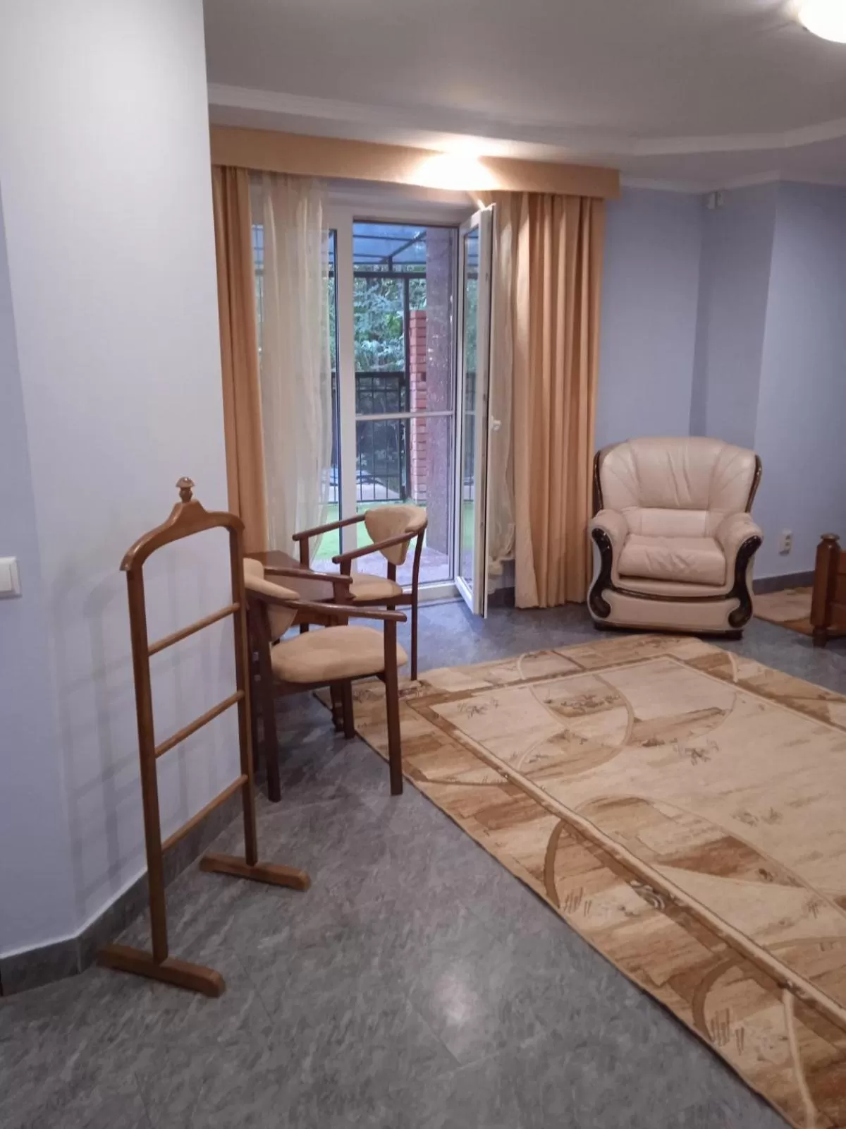 Seating Area in Red Stone