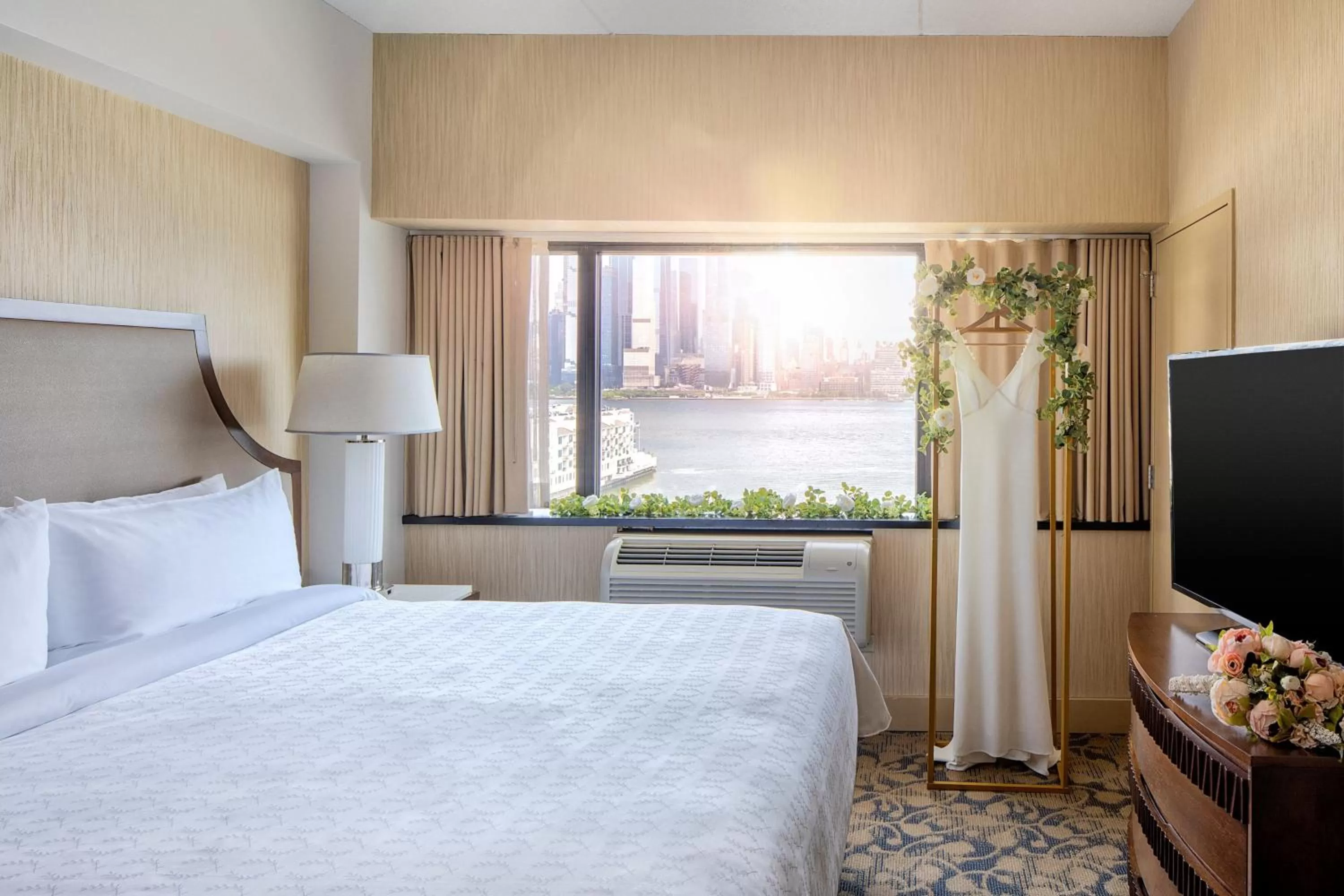 Banquet/Function facilities, Bed in Sheraton Lincoln Harbor Hotel