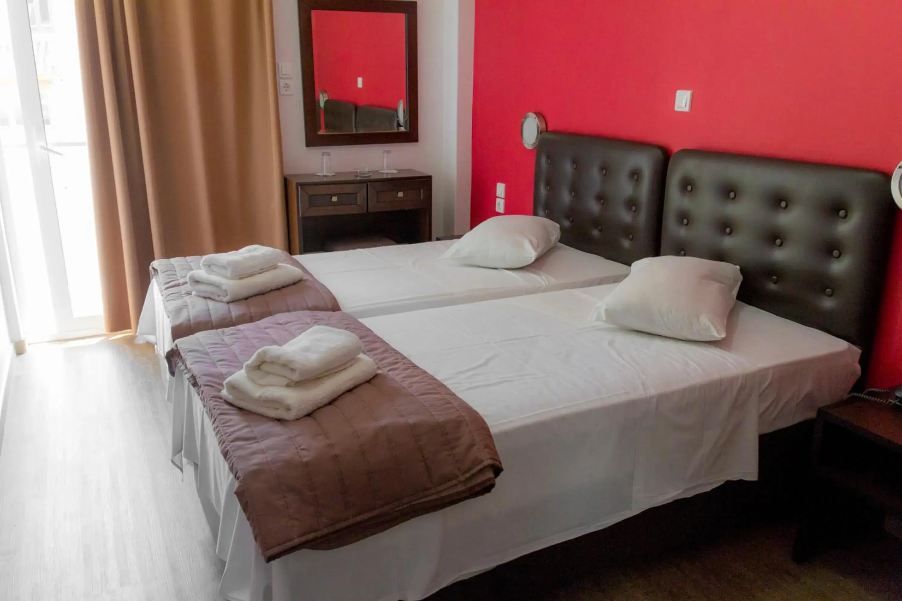 Twin Room in Athens Choice Hotel Twin Room in Athens Choice Hotel