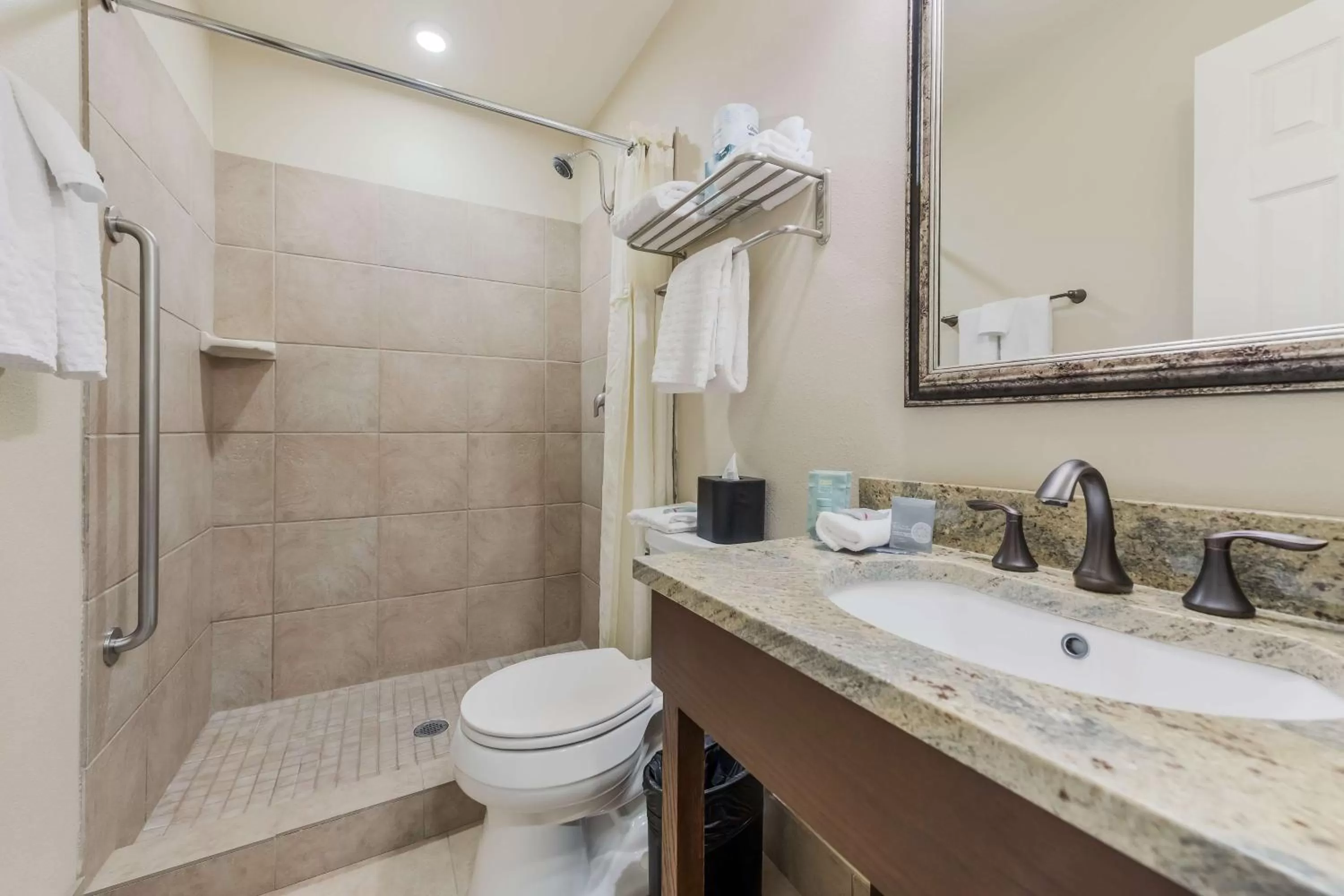 Bathroom in Best Western Tyrolean Lodge