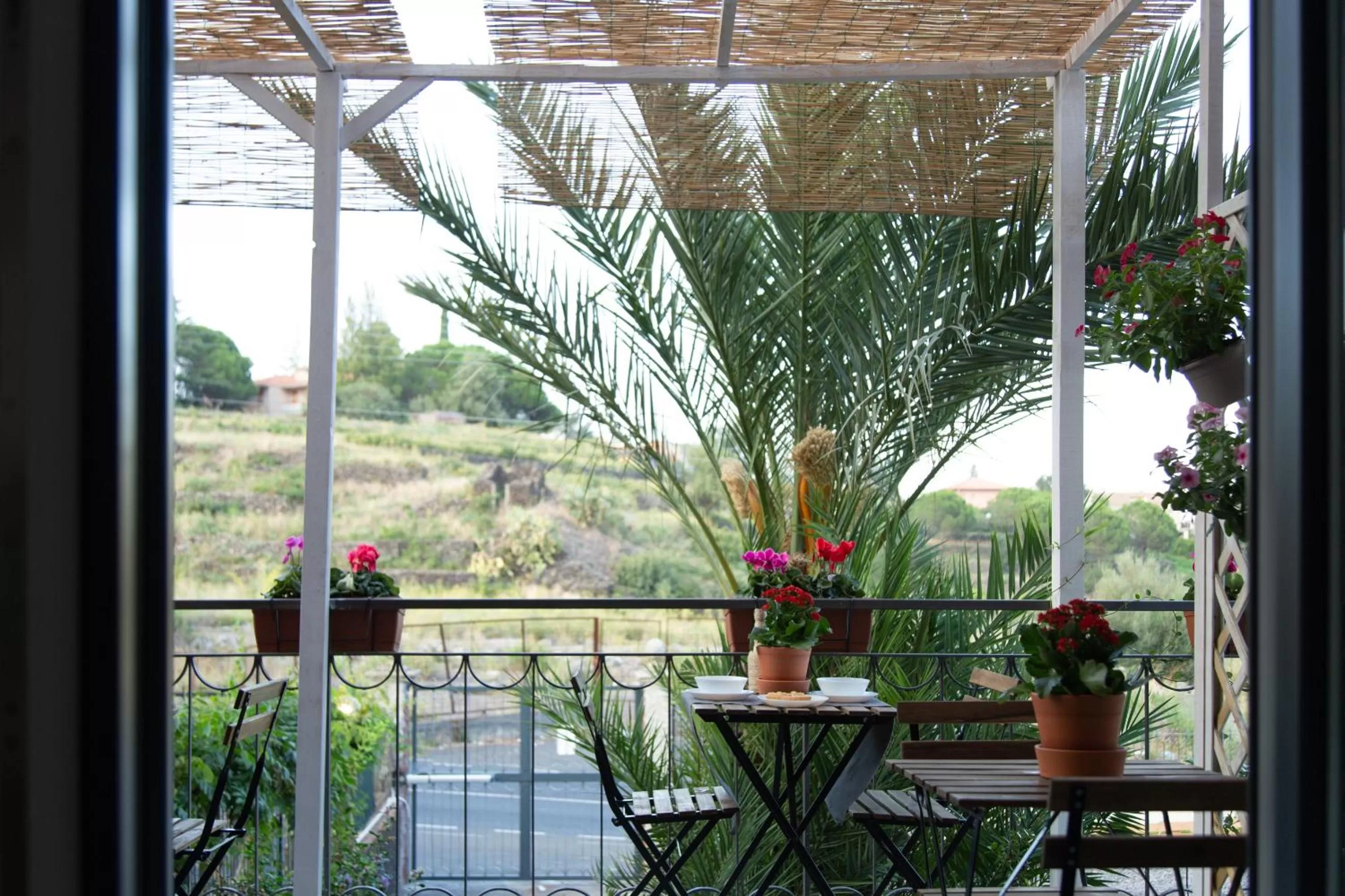 Patio in UP&B Rooms Catania