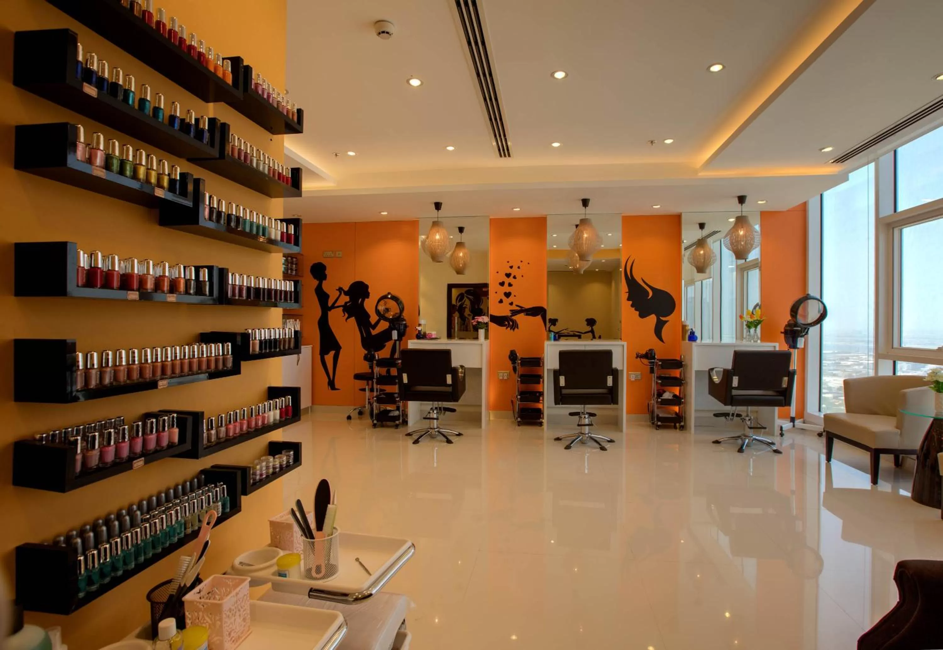 Massage in Orange Suites Hotel