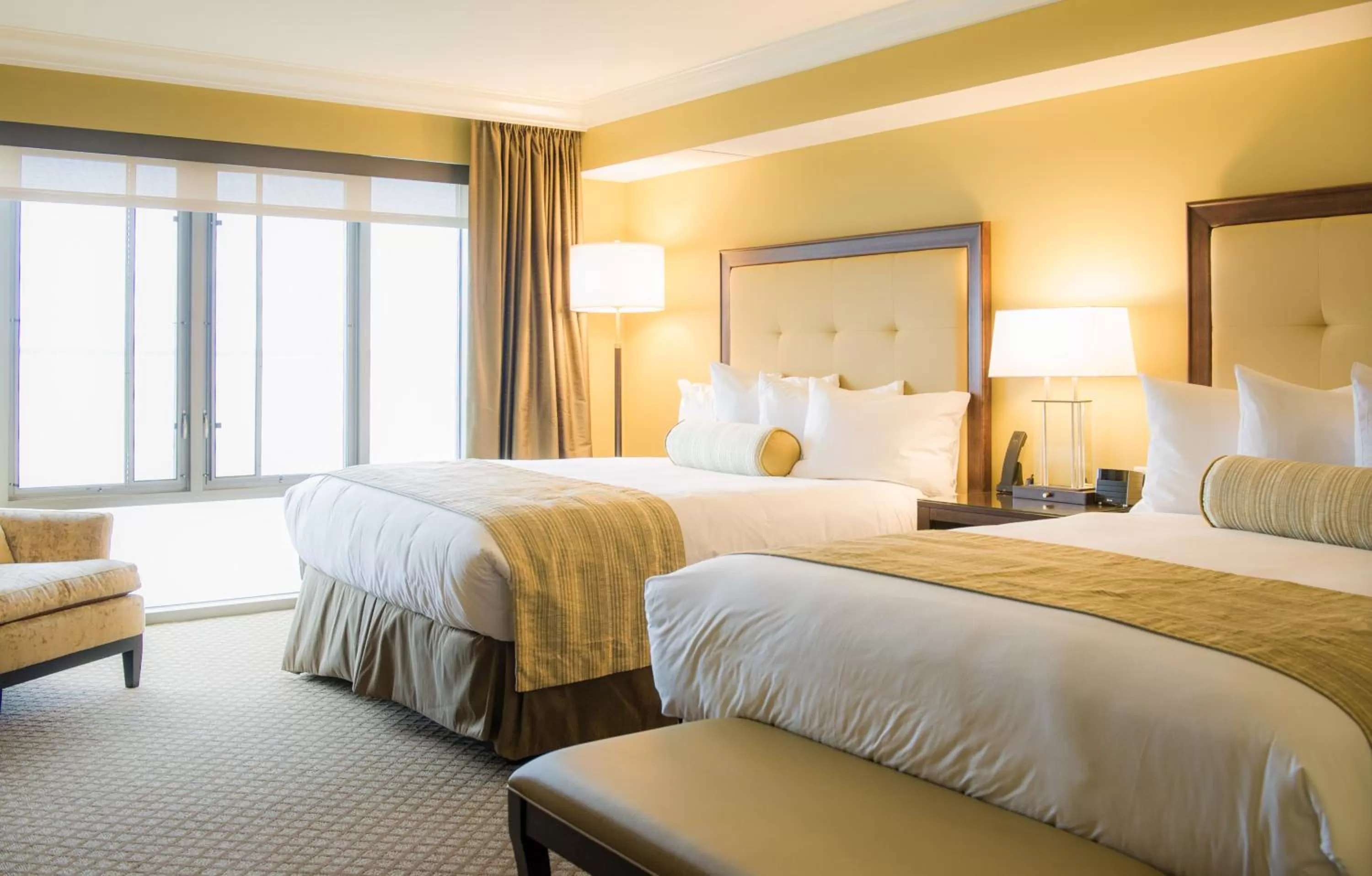 Day, Bed in The Edgewater