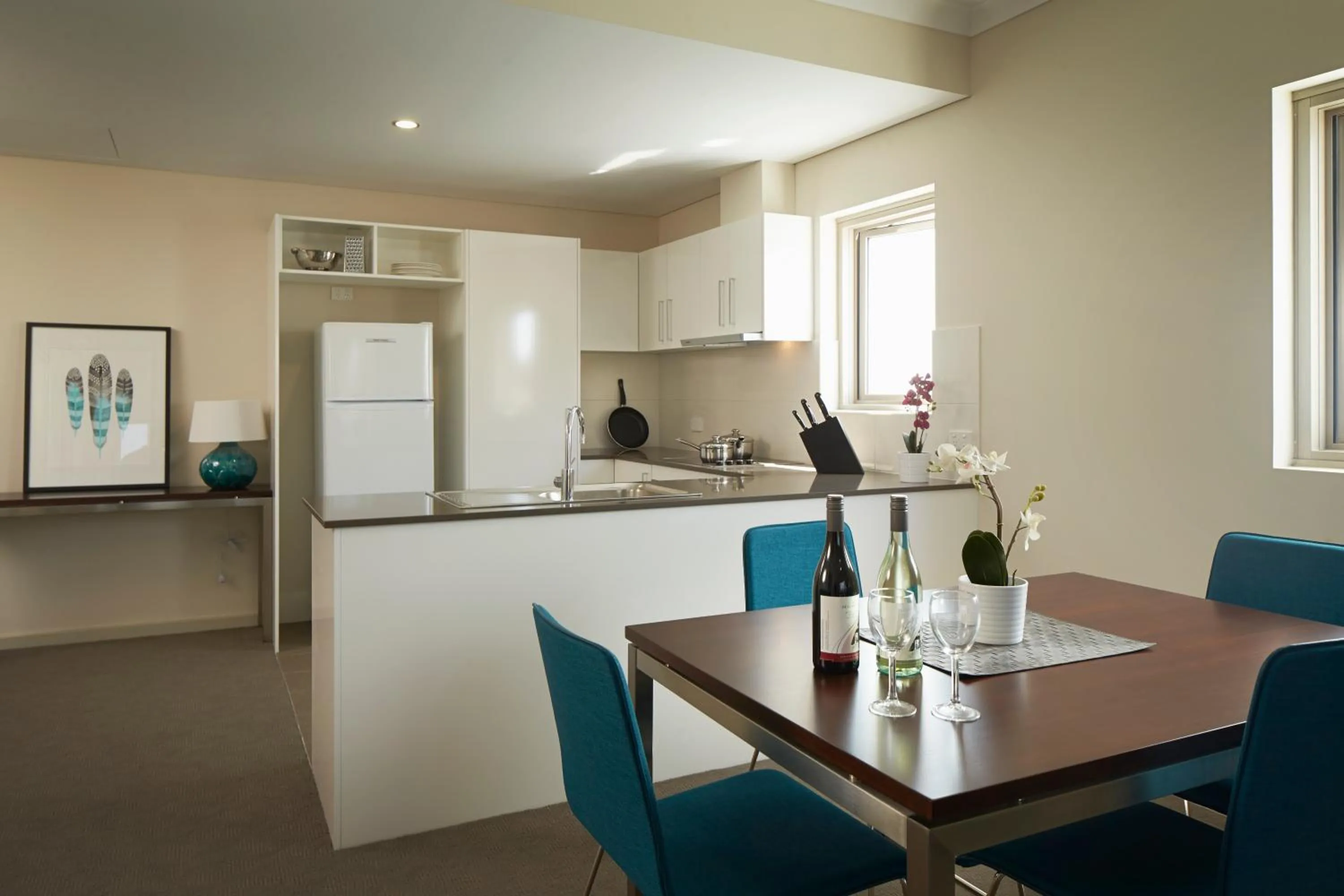 Kitchen or kitchenette in Baileys Serviced Apartments