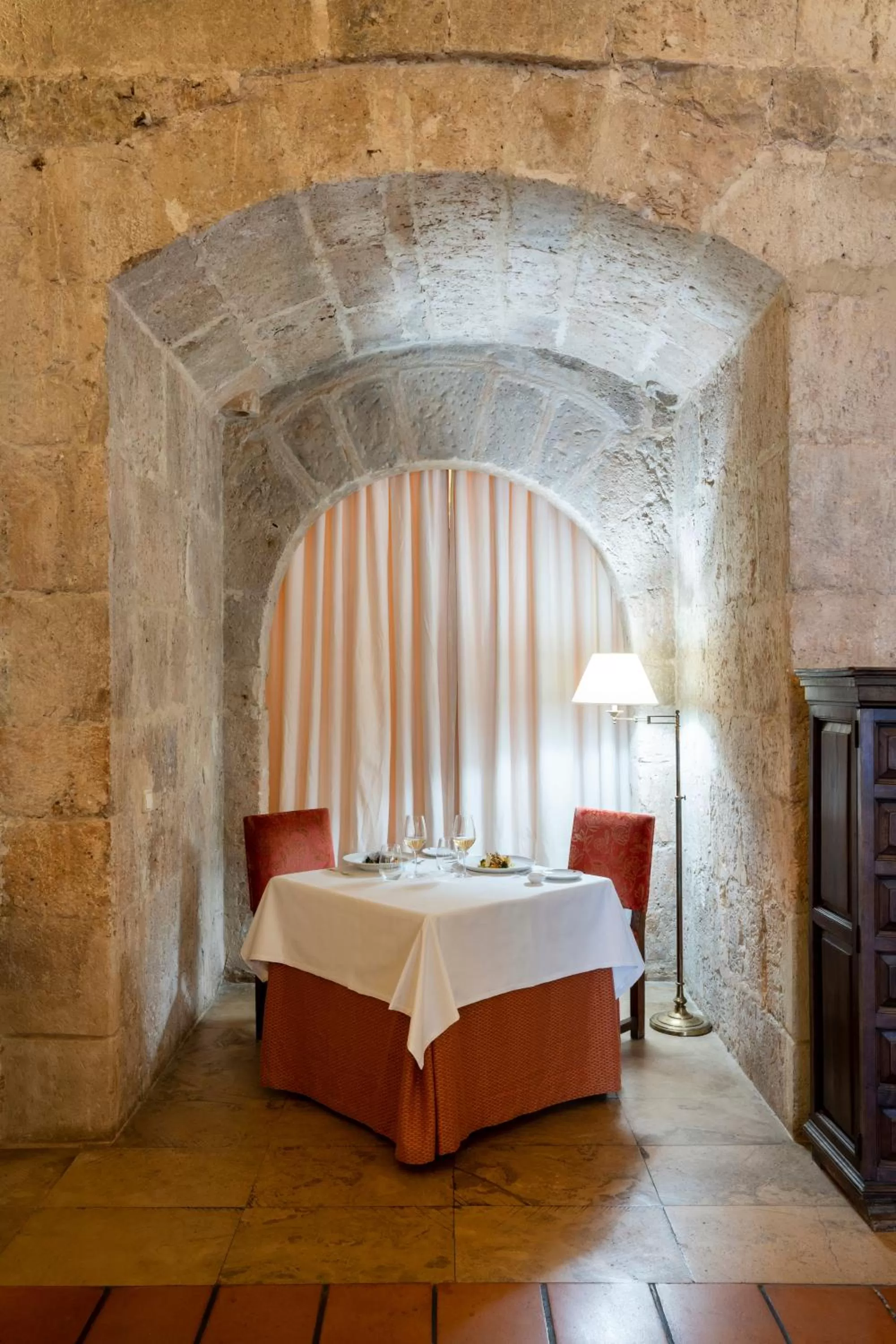 Restaurant/places to eat, Bed in Parador de Lerma