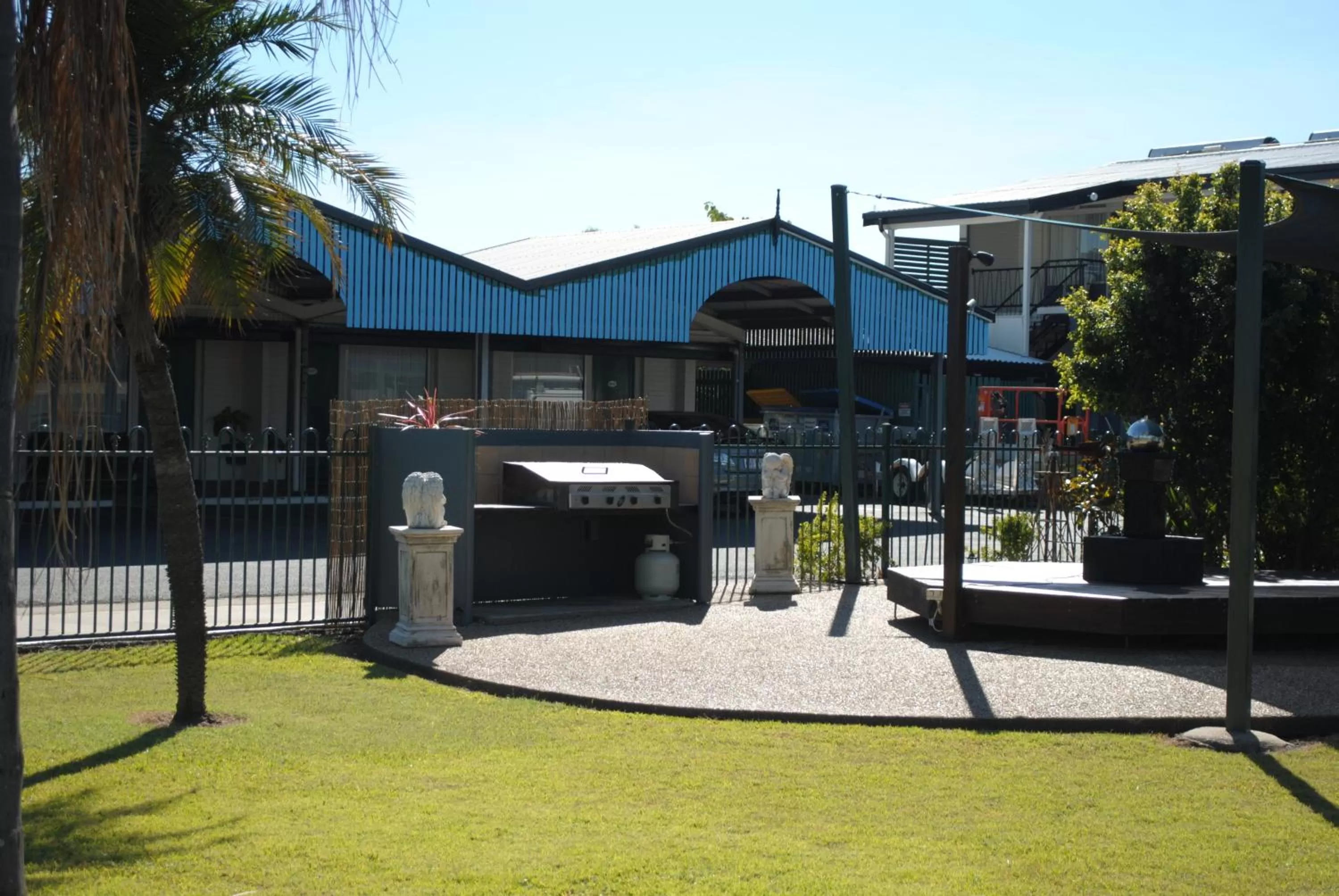 BBQ facilities in David Motor Inn