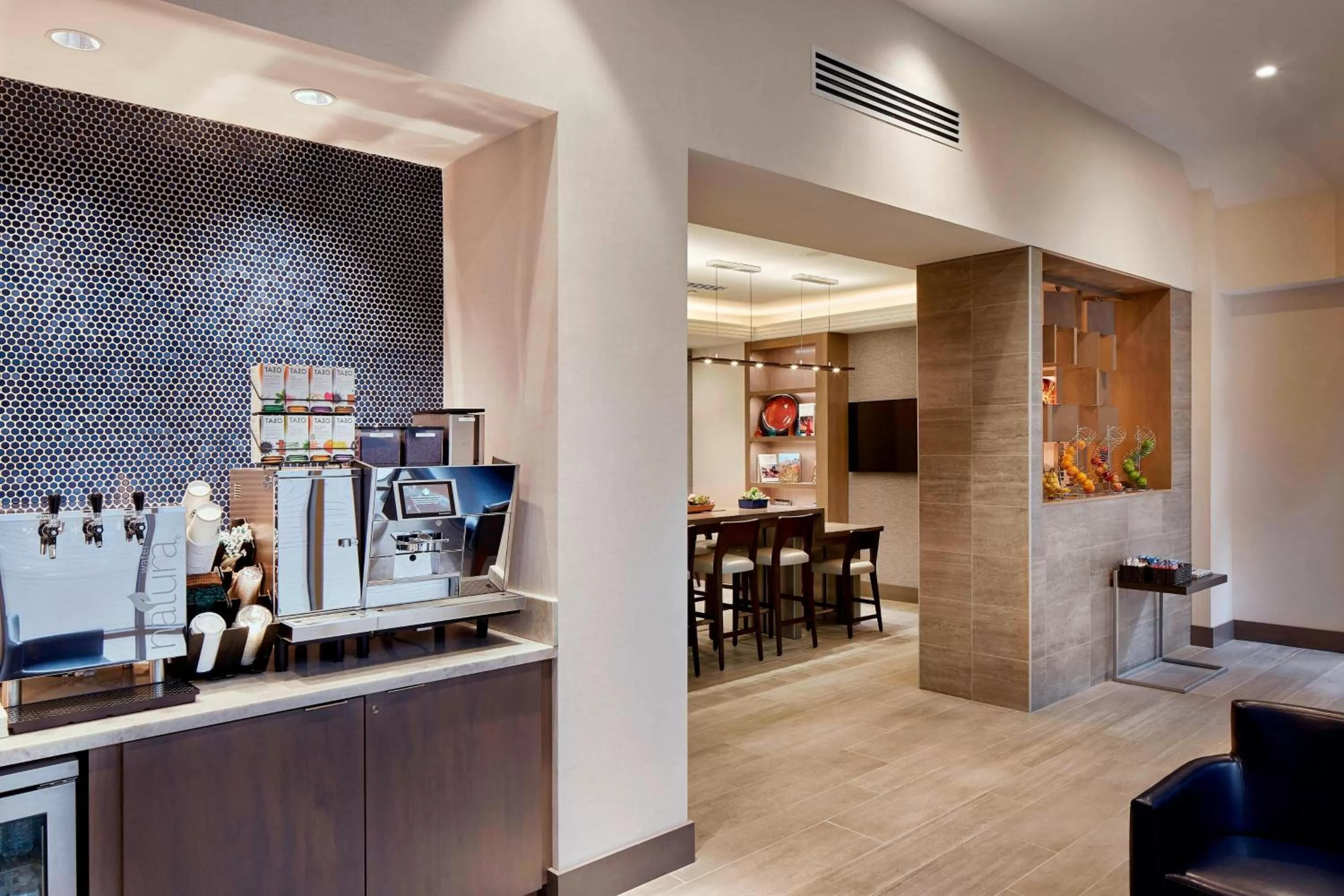 Lounge or bar in Marriott Cincinnati Airport