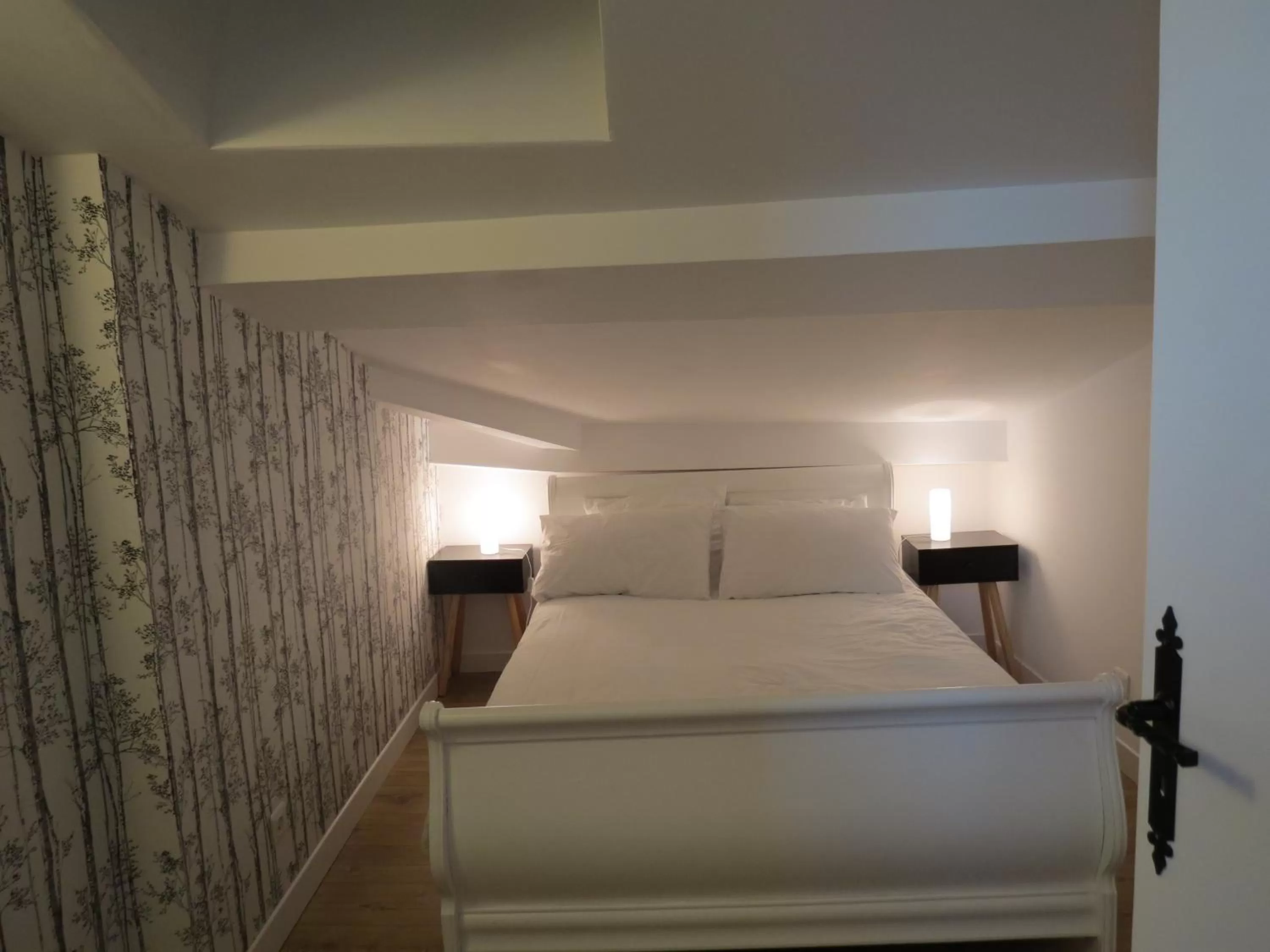 Photo of the whole room, Bed in Les Terrasses des Mimosas