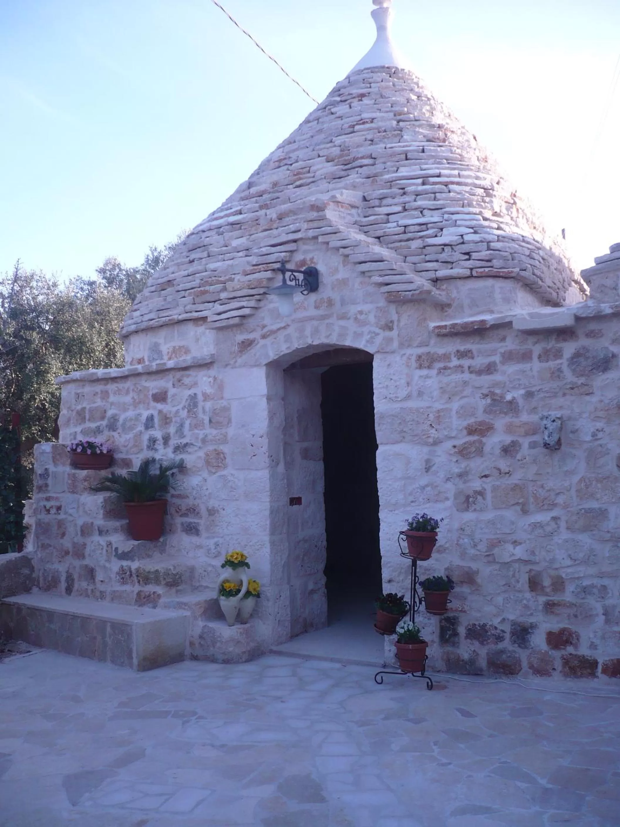 Facade/entrance in L'Isola Felice e Trulli Sotto Le Stelle