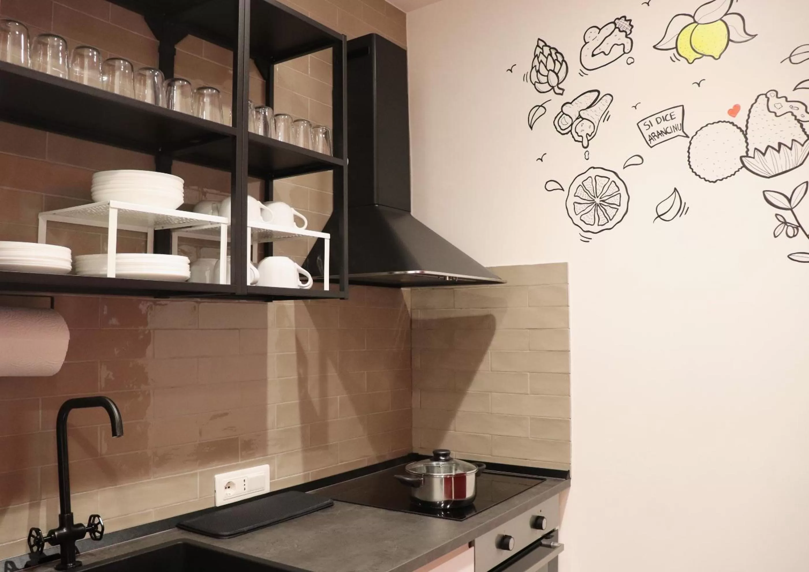 Kitchen or kitchenette, Kitchen/Kitchenette in Liotru Maisonne