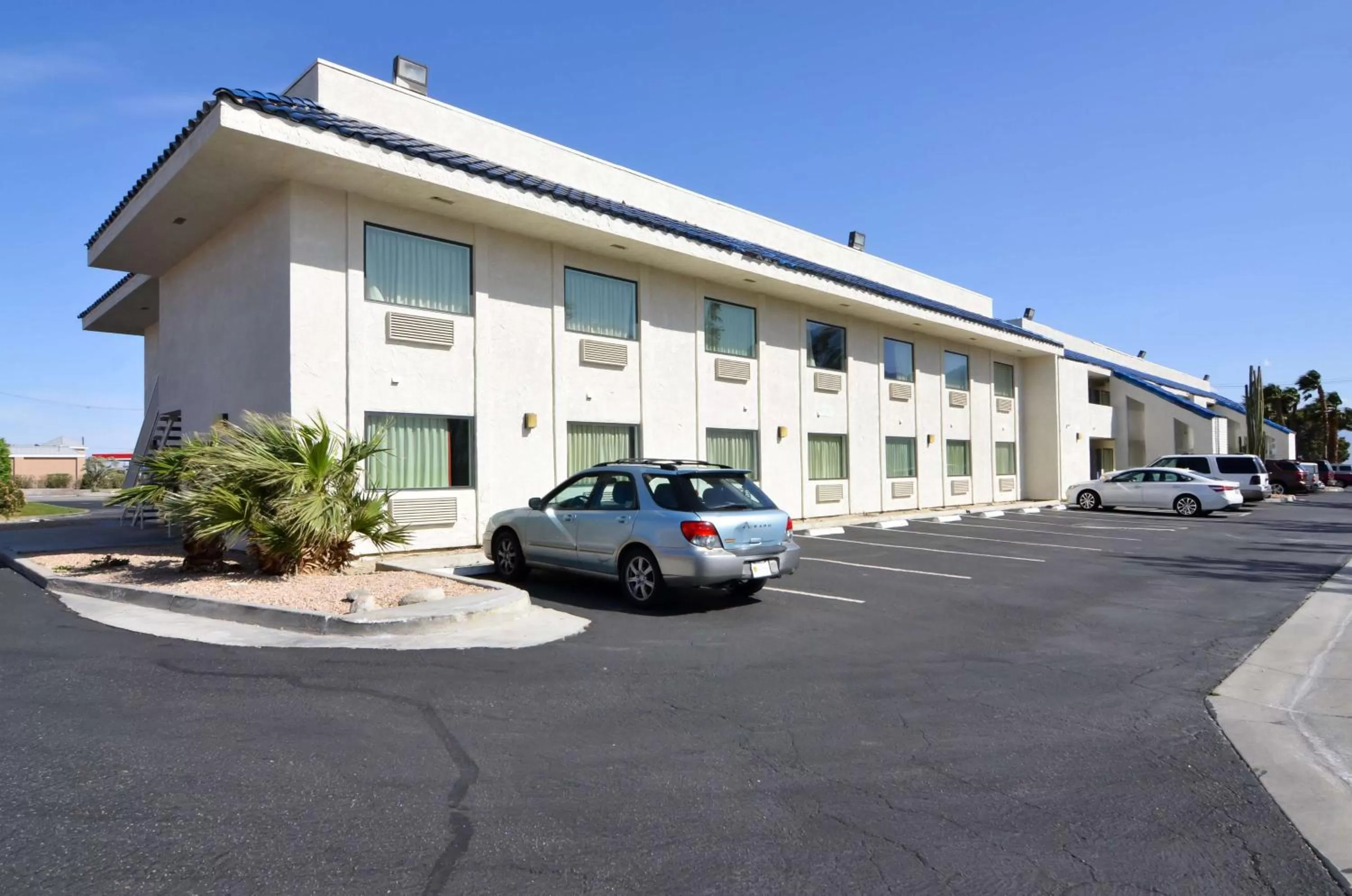 Property building in Motel 6-North Palm Springs, CA - North