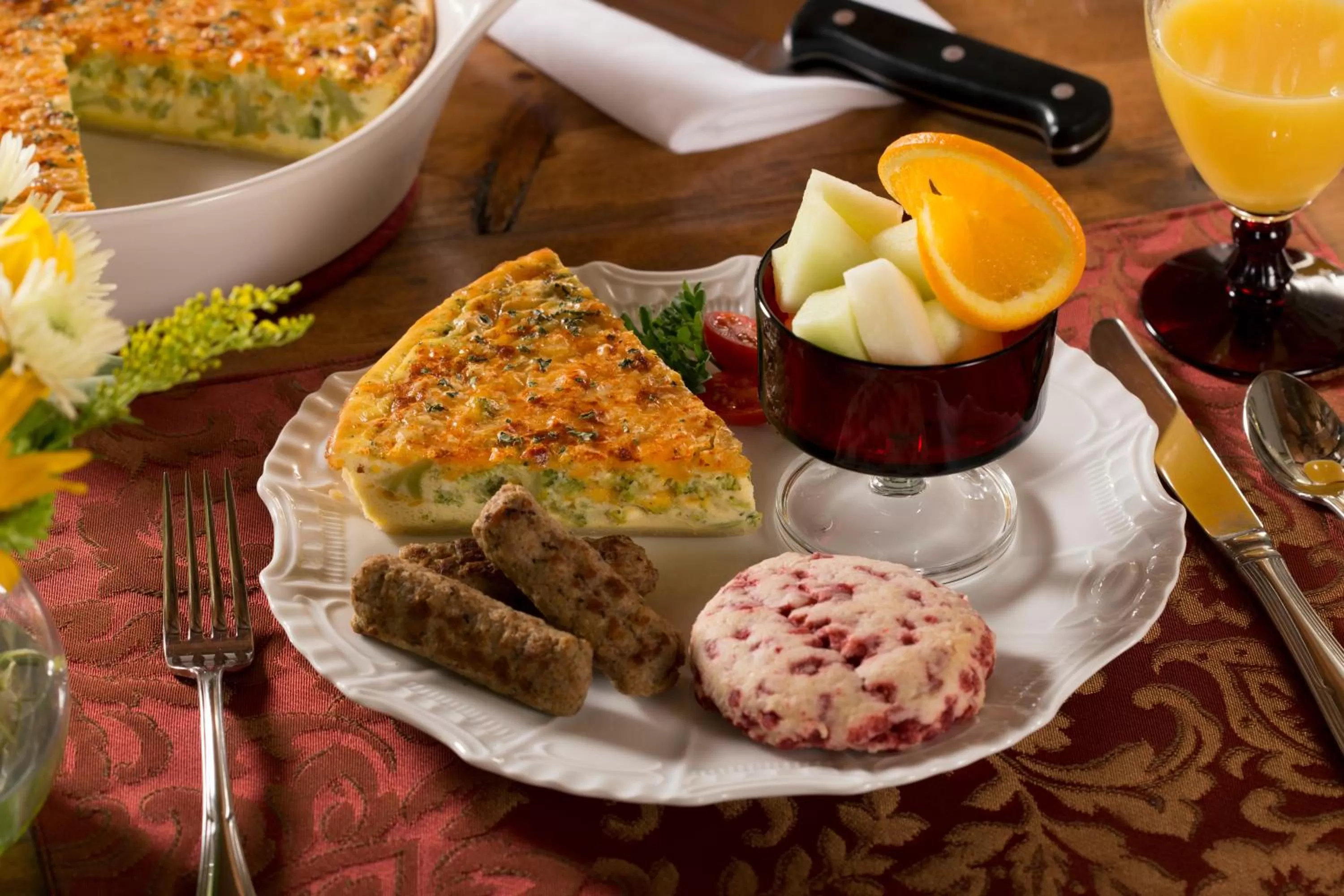 Breakfast in 1825 Inn Bed and Breakfast