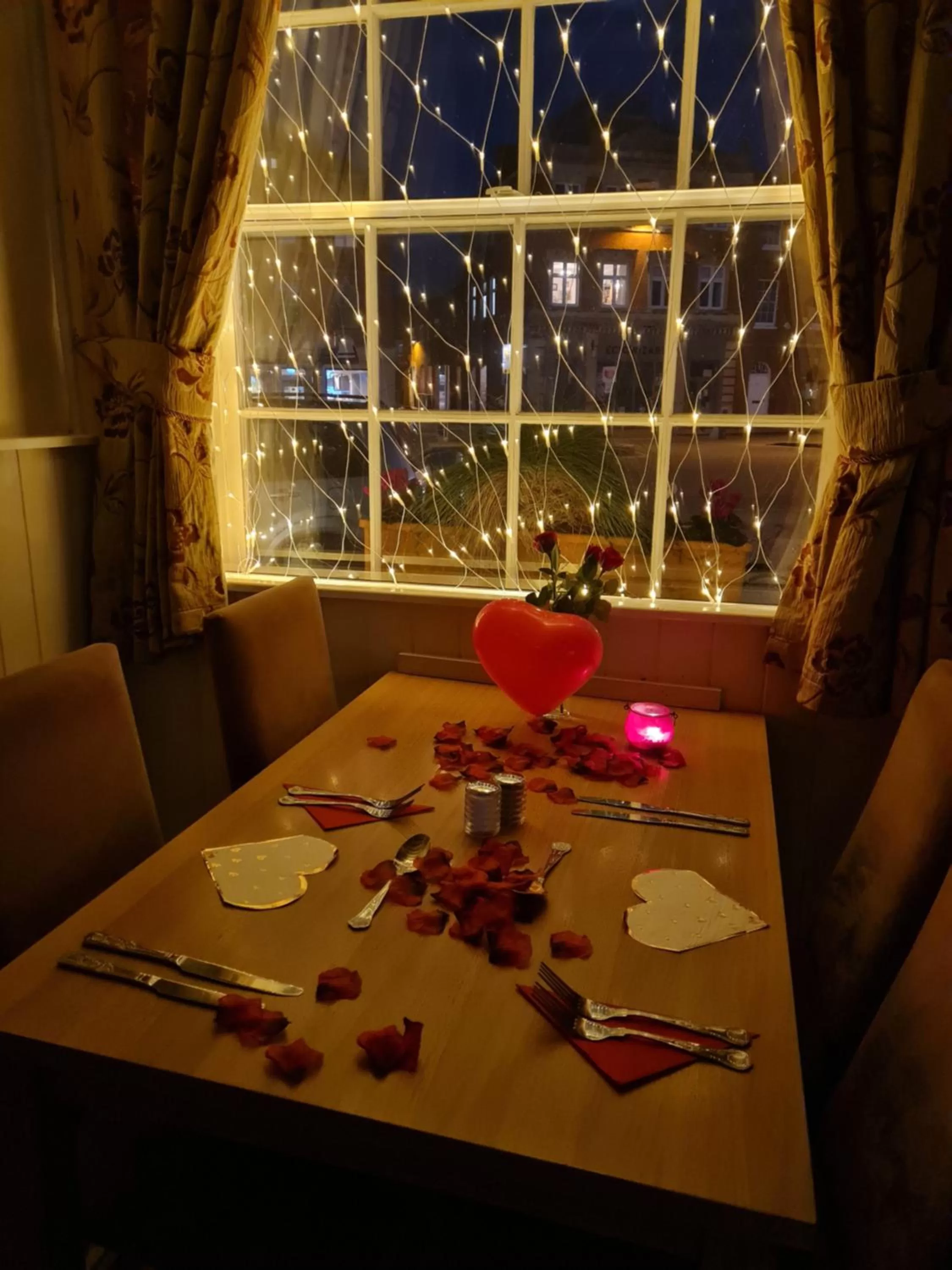 Restaurant/places to eat in The Pelican Inn