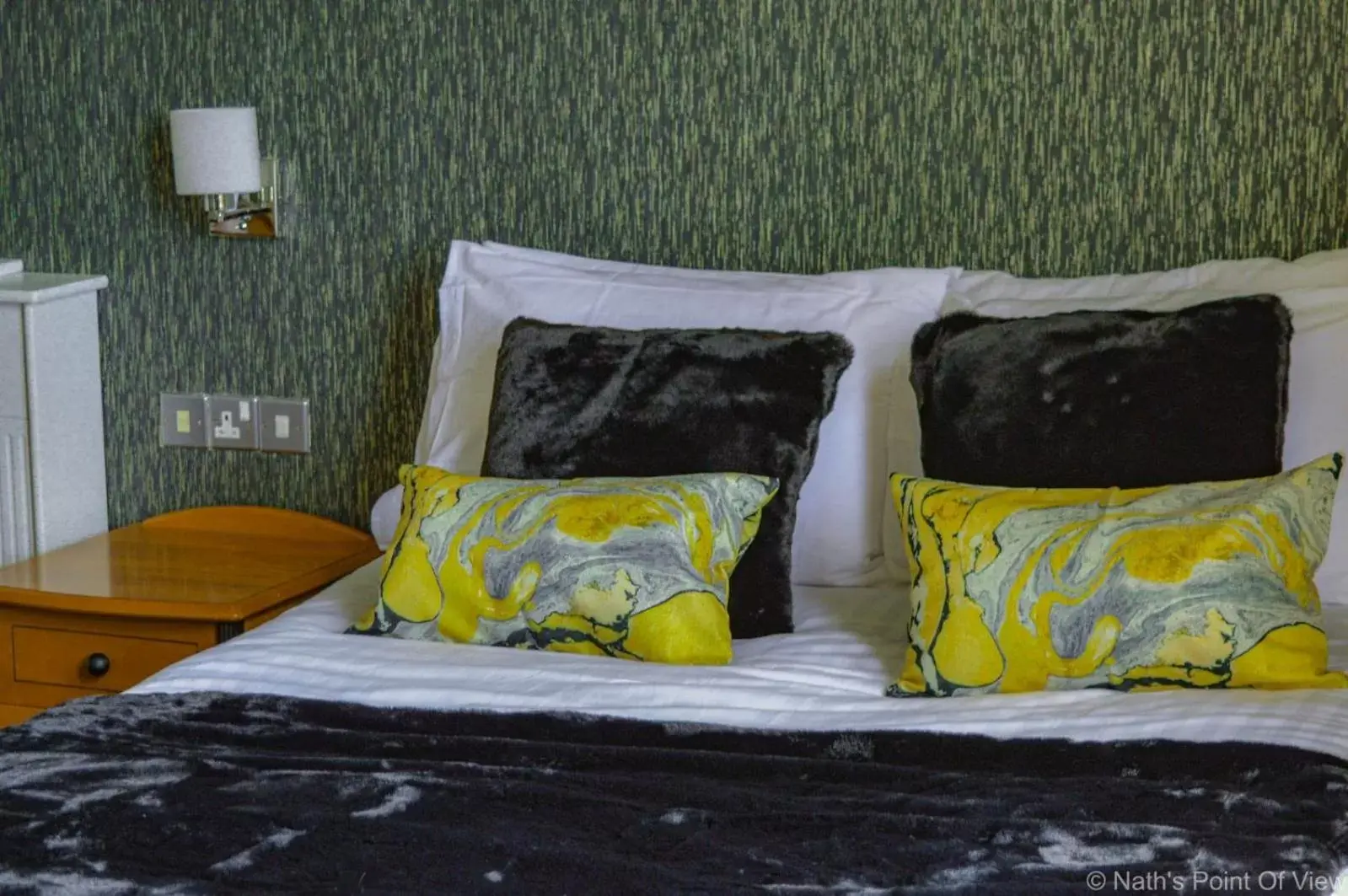 Deluxe Double Room with Bath in Redstones Deluxe Double Room with Bath in Redstones