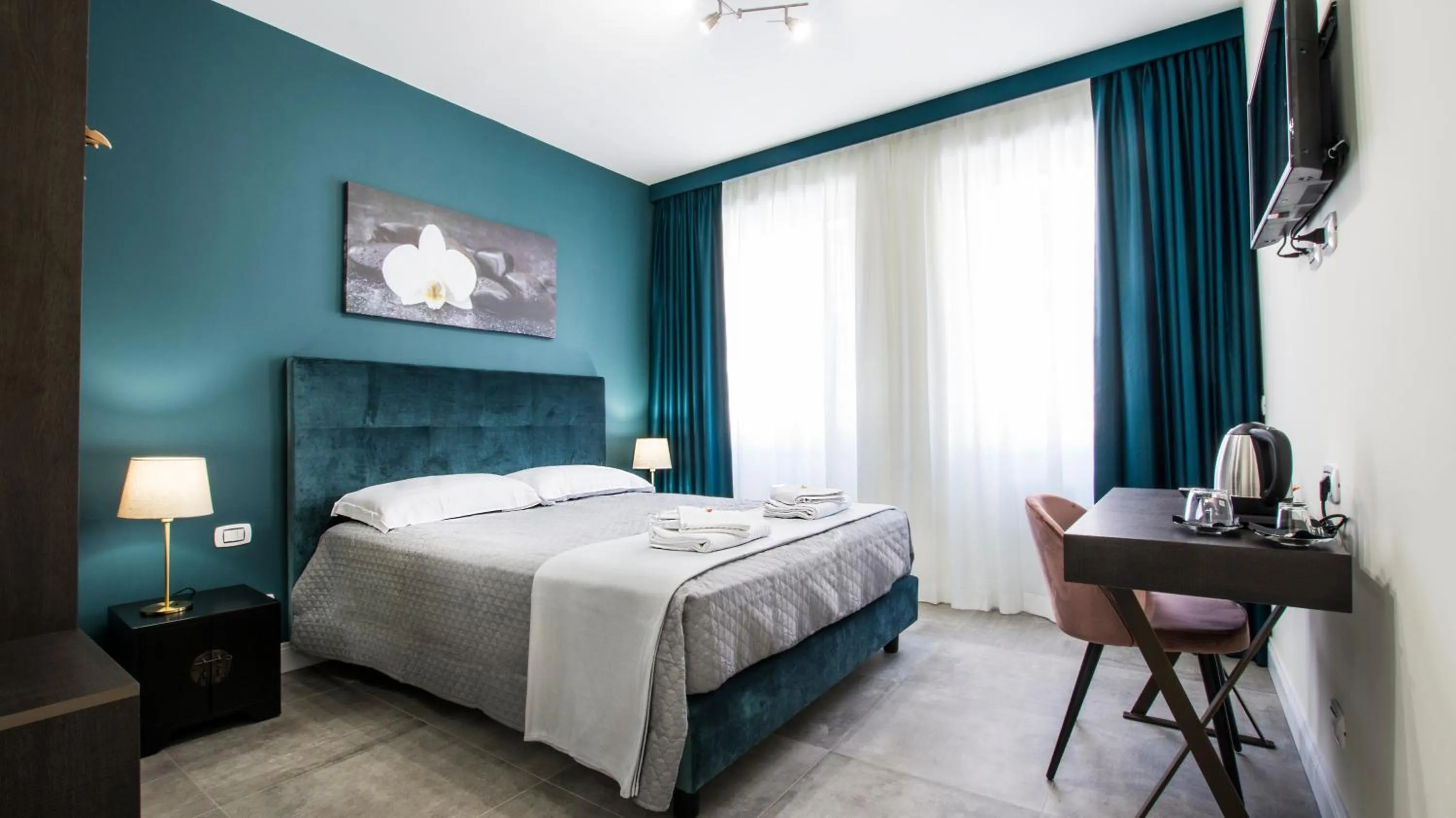 Bedroom, Bed in Regolo Rooms Vaticano