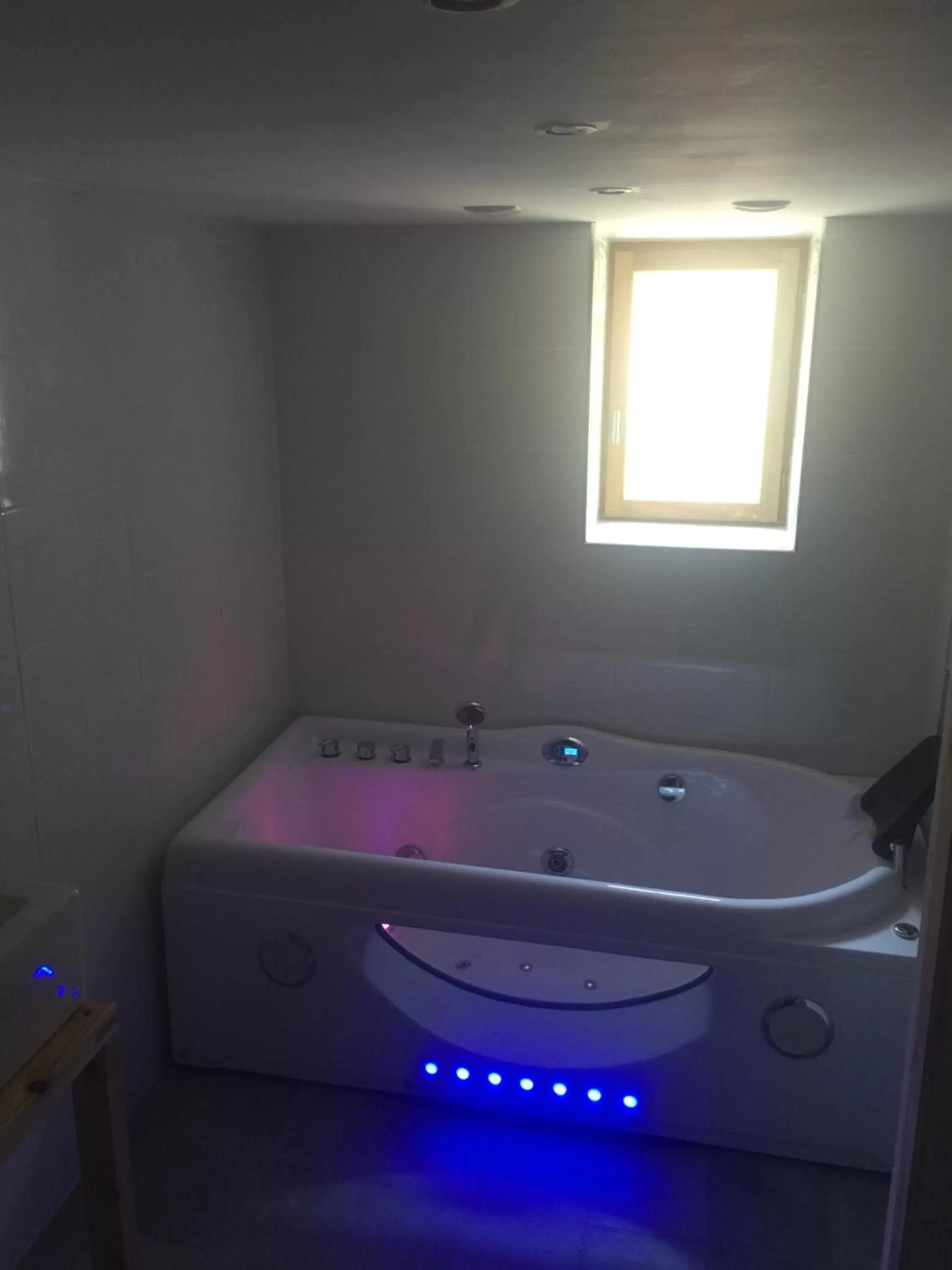 Hot Tub in Chambres d’hôtes La Voûte