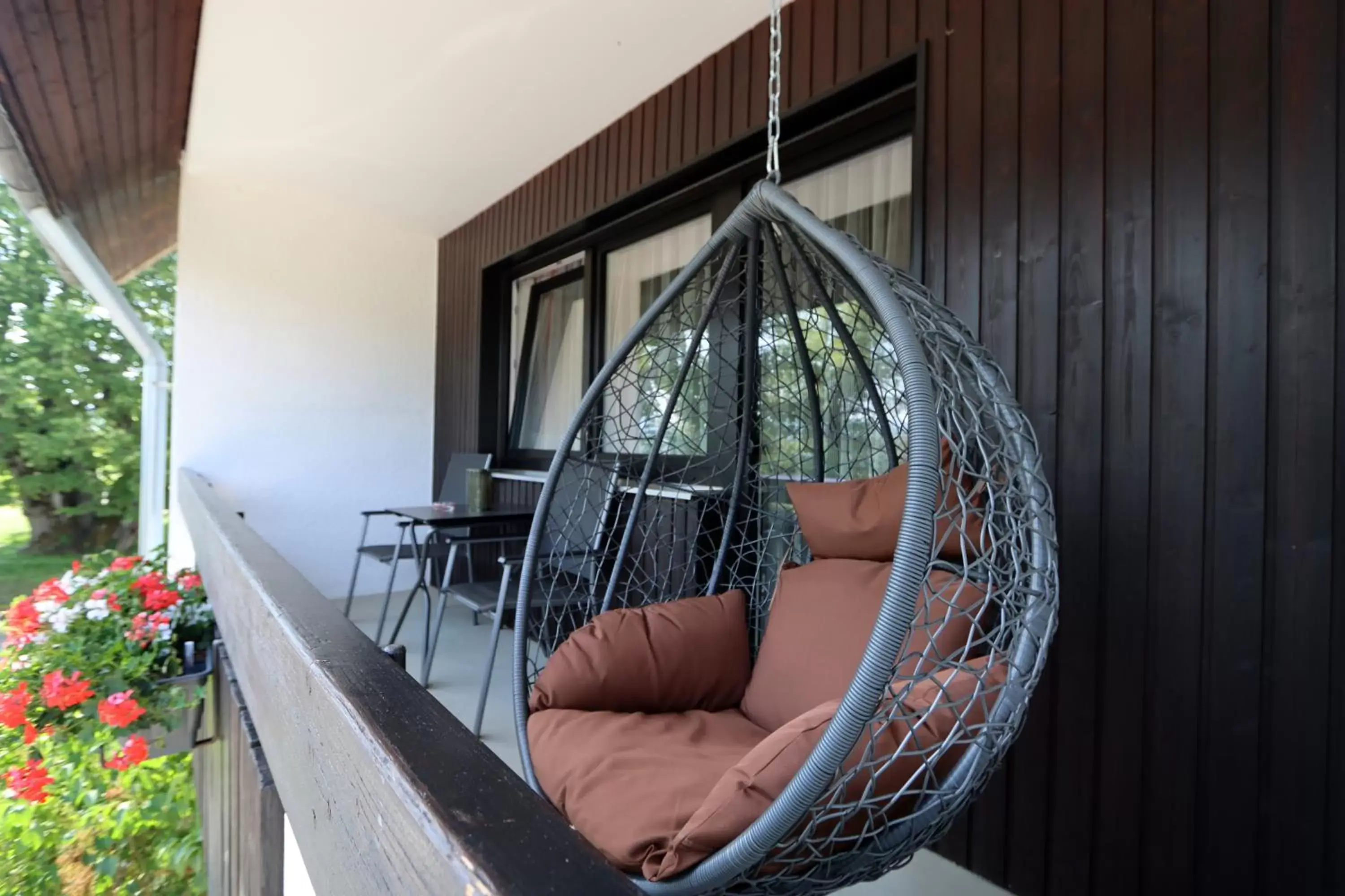 Family Room with Balcony - single occupancy in Hotel Kreuz Höhengasthof Family Room with Balcony - single occupancy in Hotel Kreuz Höhengasthof