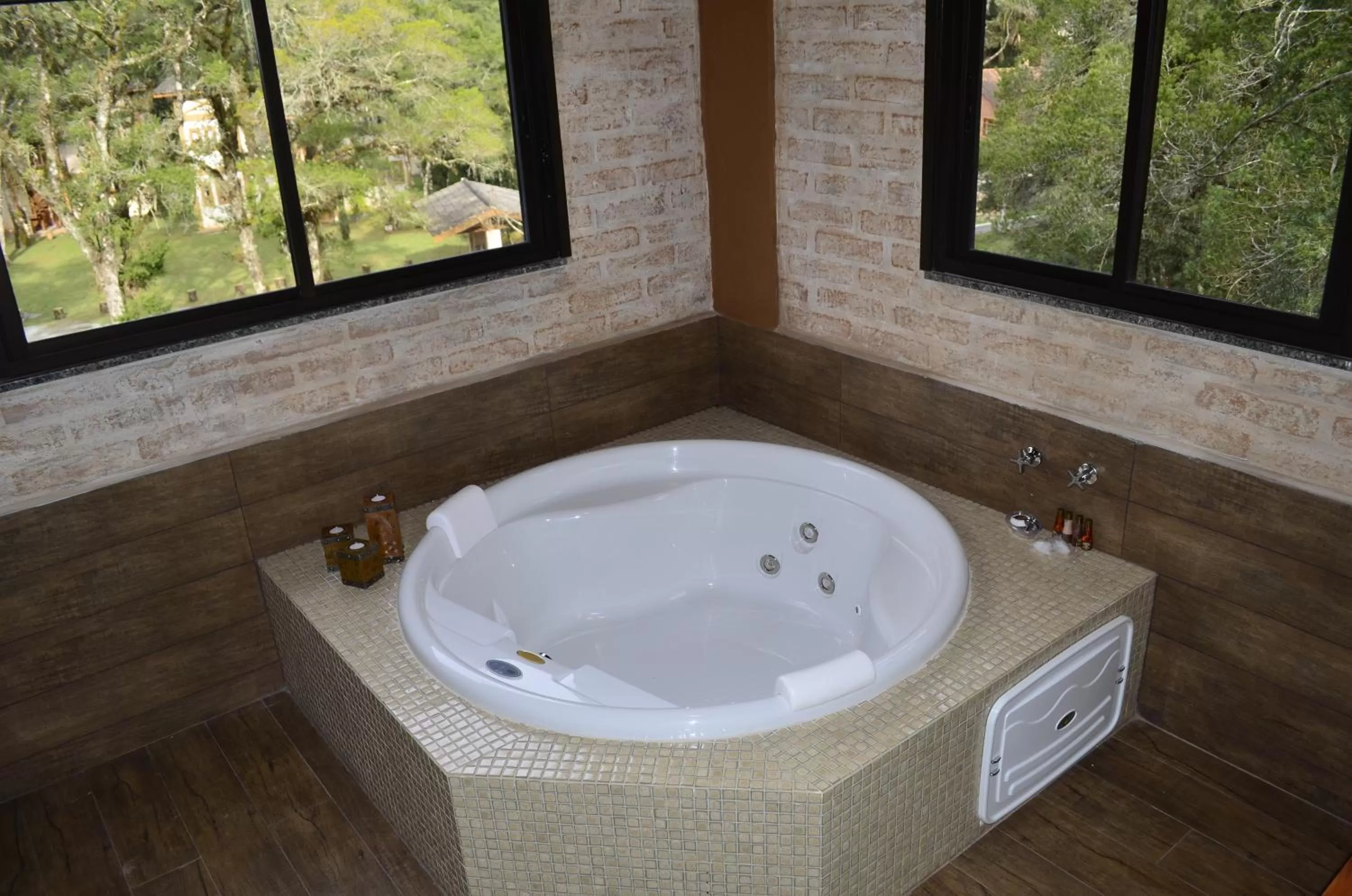 Hot Tub in Pousada Toca Da Coruja