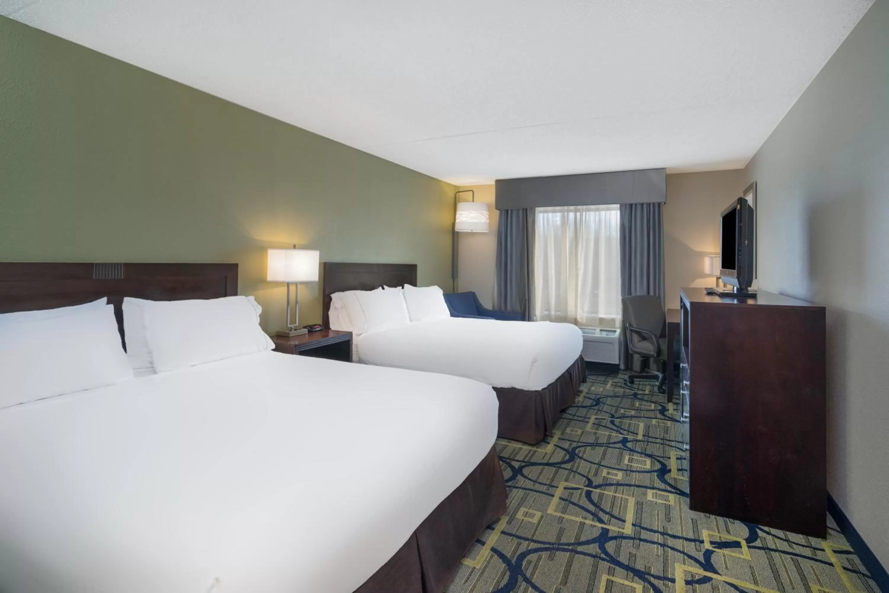 Photo of the whole room, Bed in Holiday Inn Express Hotel & Suites Easton by IHG