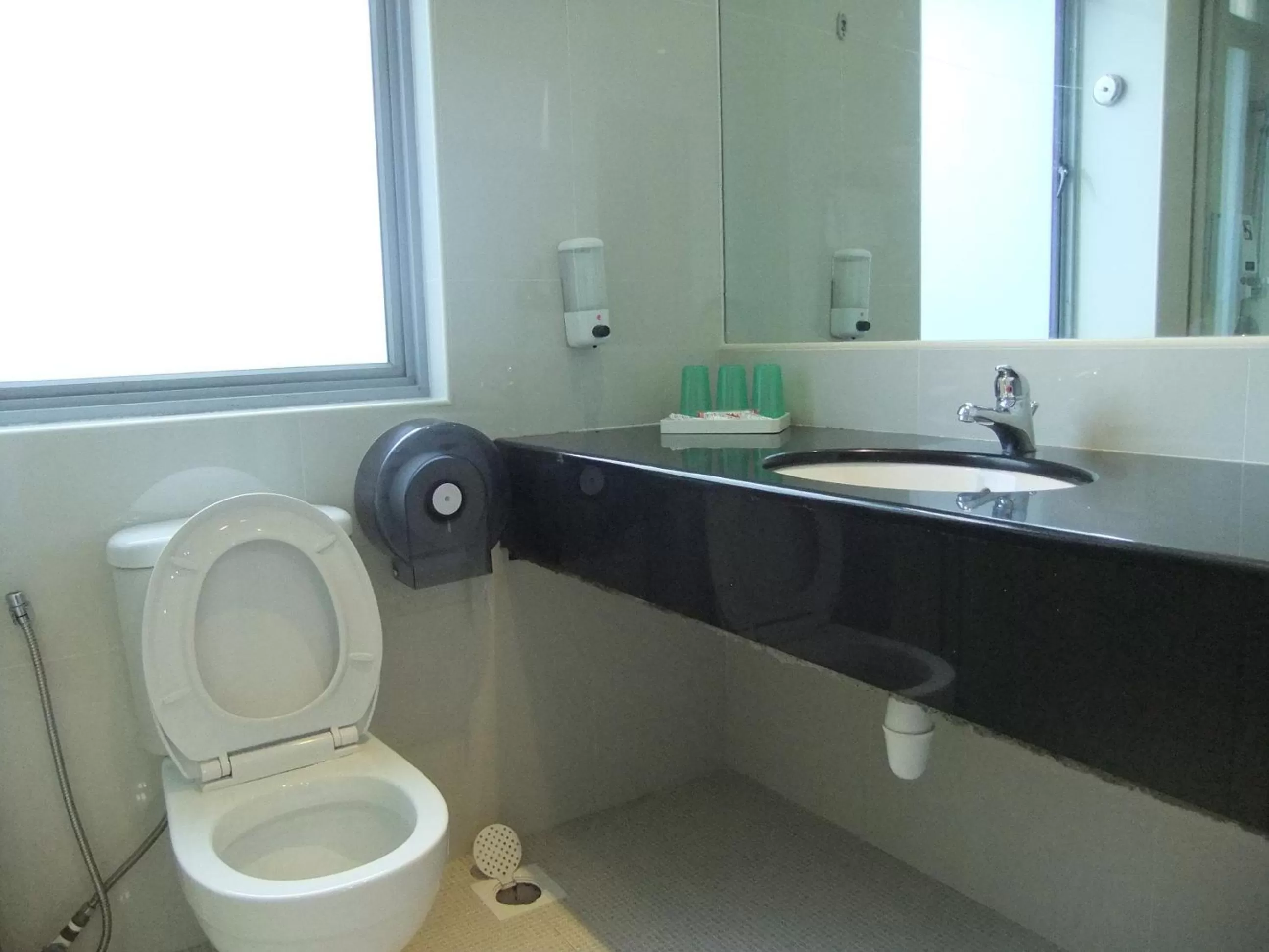 Toilet in New Cape Inn