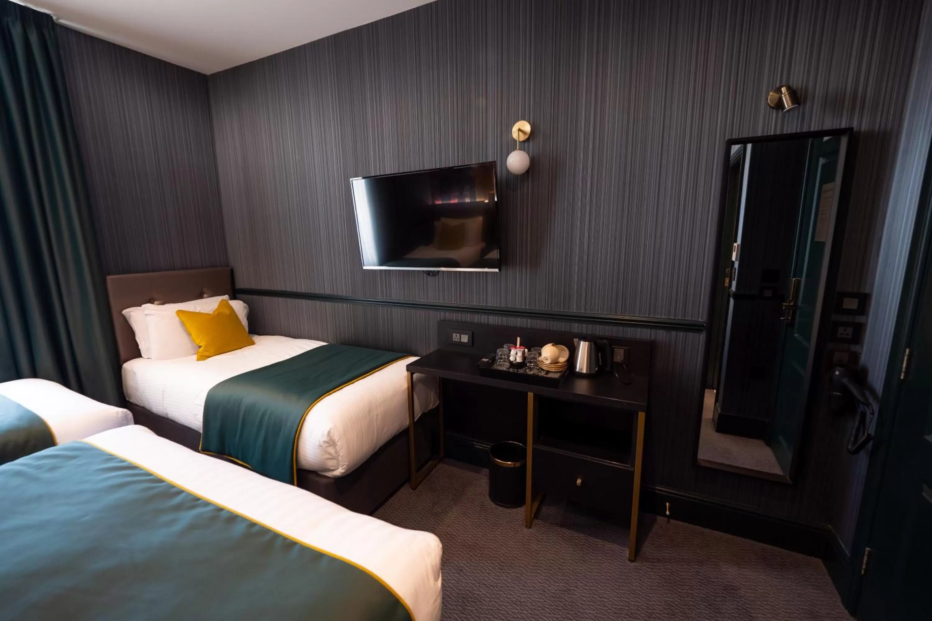 Bed in Hyde Park Green