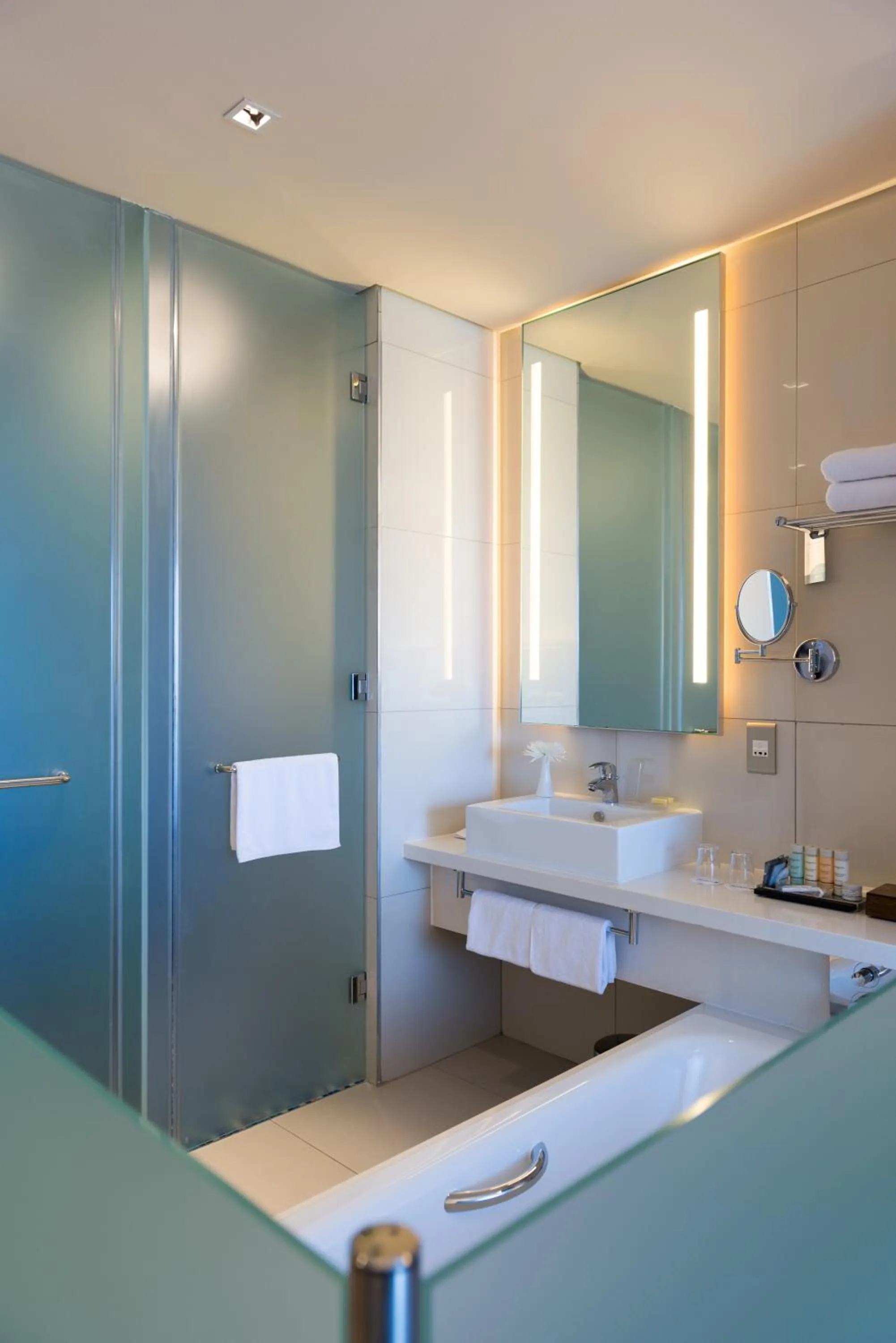 Shower in Radisson Blu Hotel & Residence Maputo