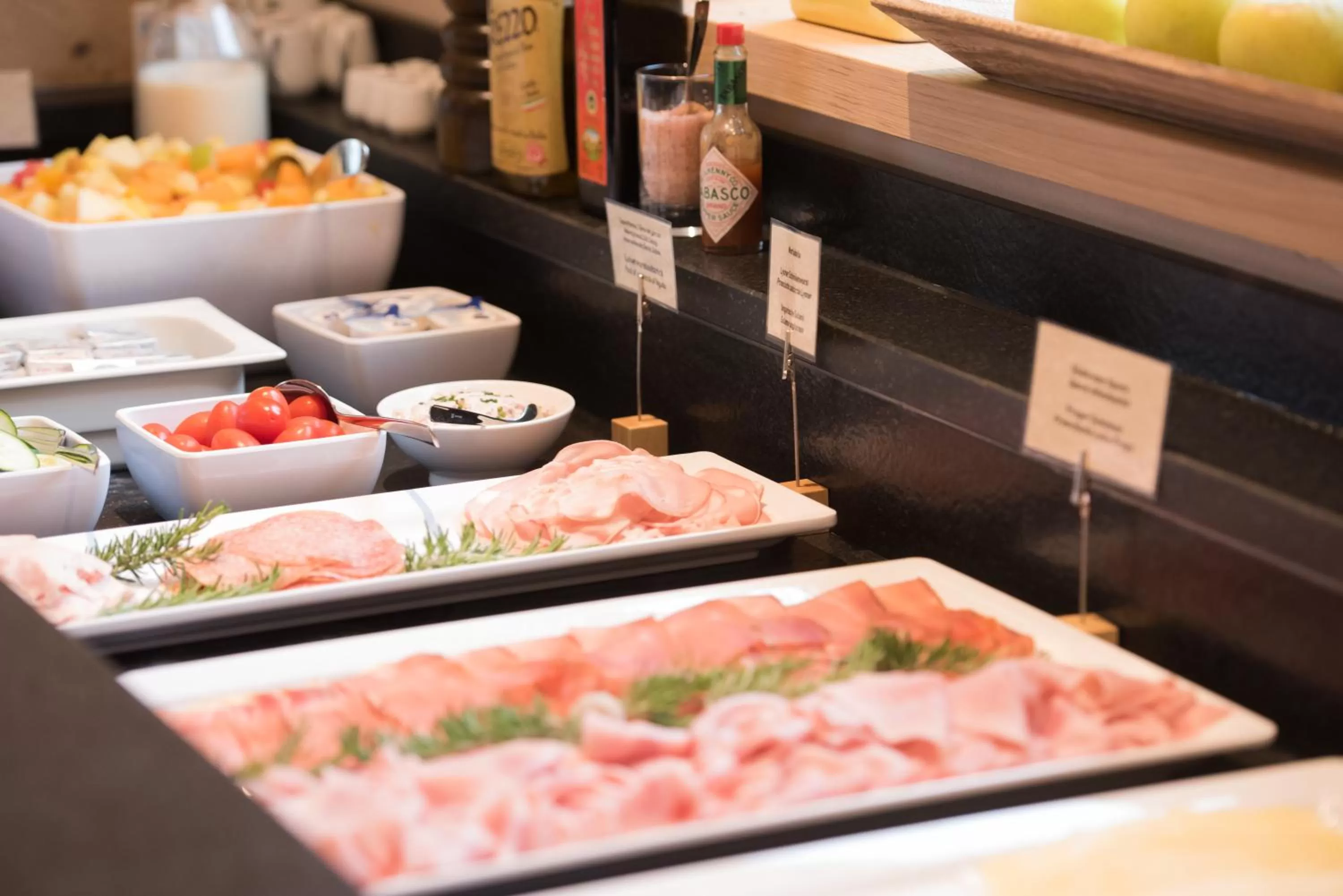 Buffet breakfast in Hotel Torgglhof