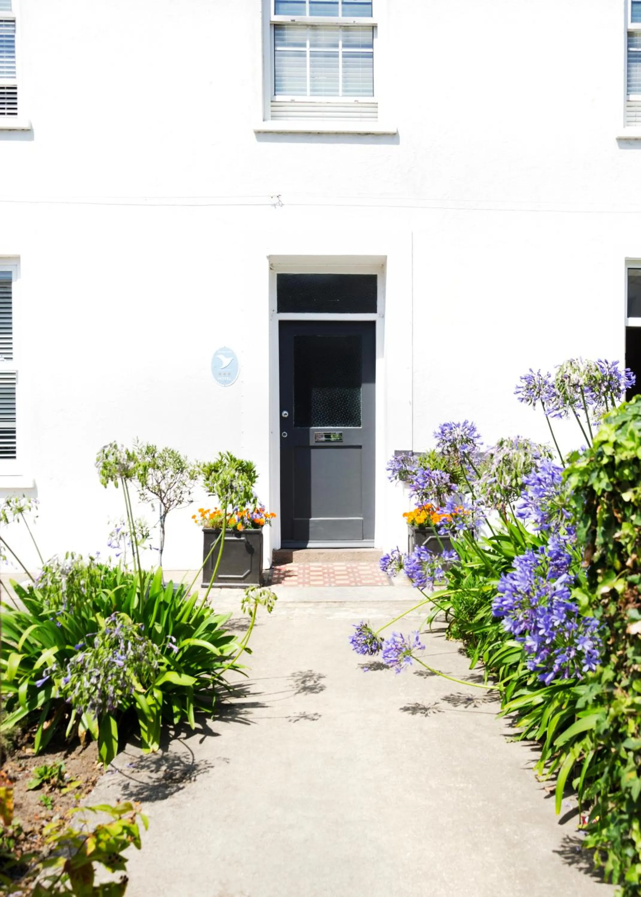 Facade/entrance in Beachcombers Hotel