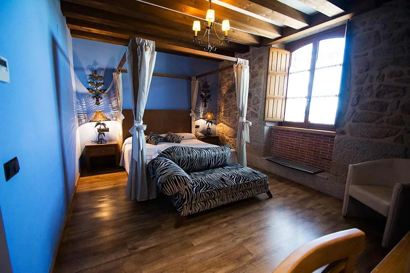 Shower, Bed in Posada Doña Urraca