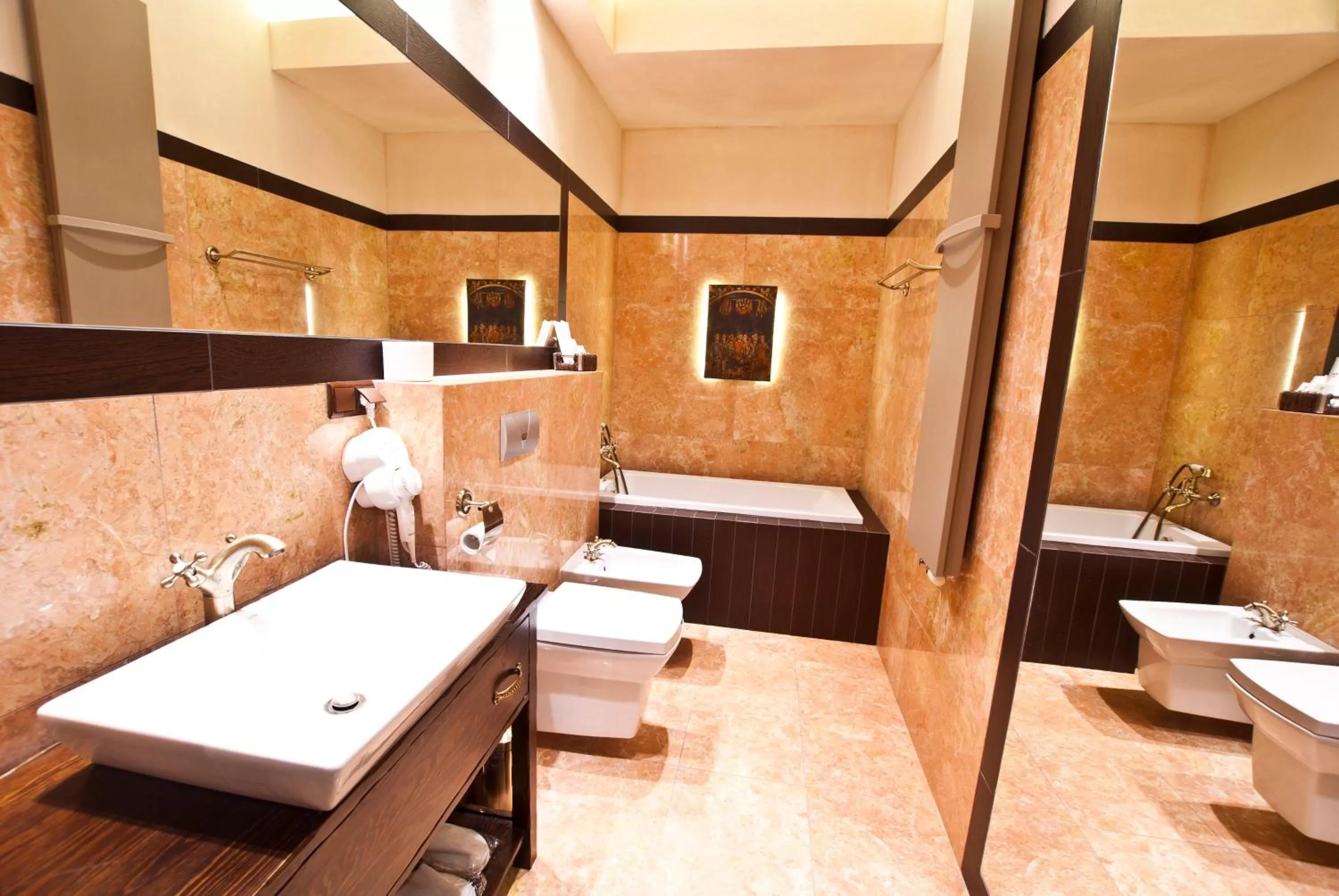 Shower, Bathroom in Zamek Uniejów