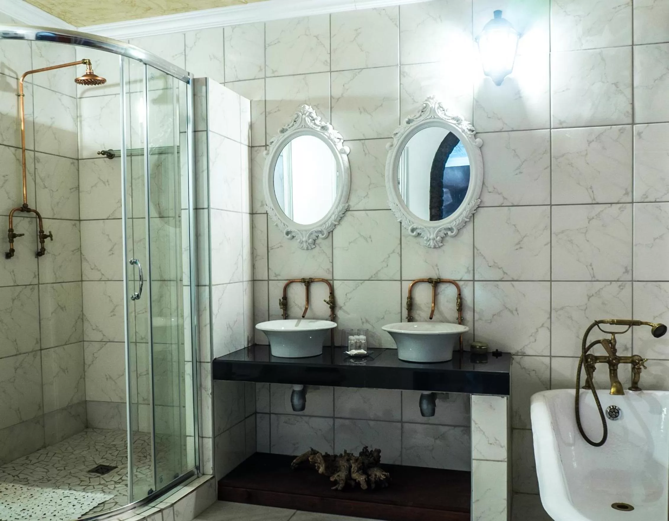 Bathroom in Aquaelberg Place