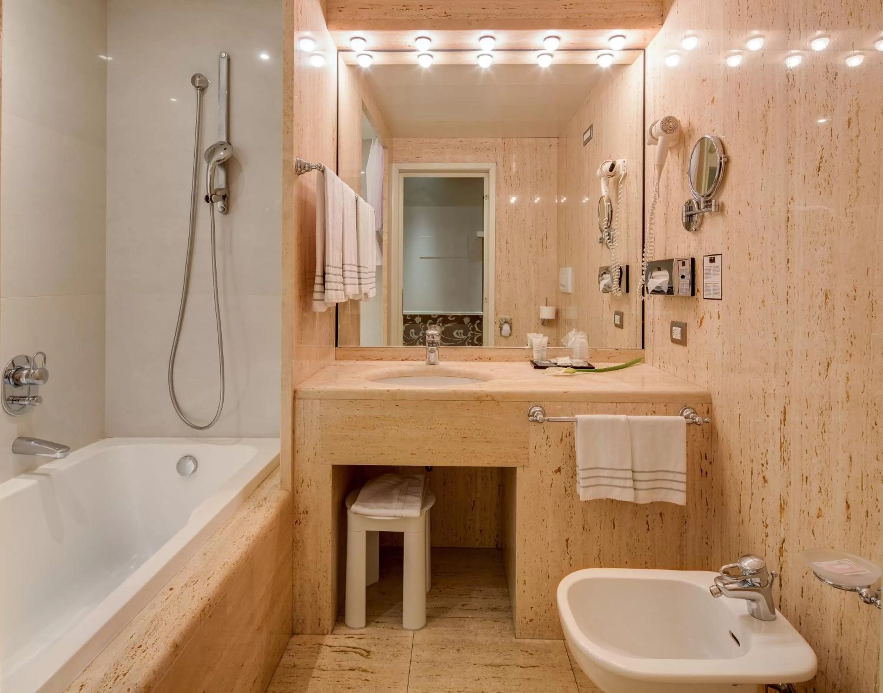 Photo of the whole room in Grande Albergo Roma