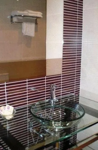 Bathroom in Apartamentos Turísticos Plaza del Olvido