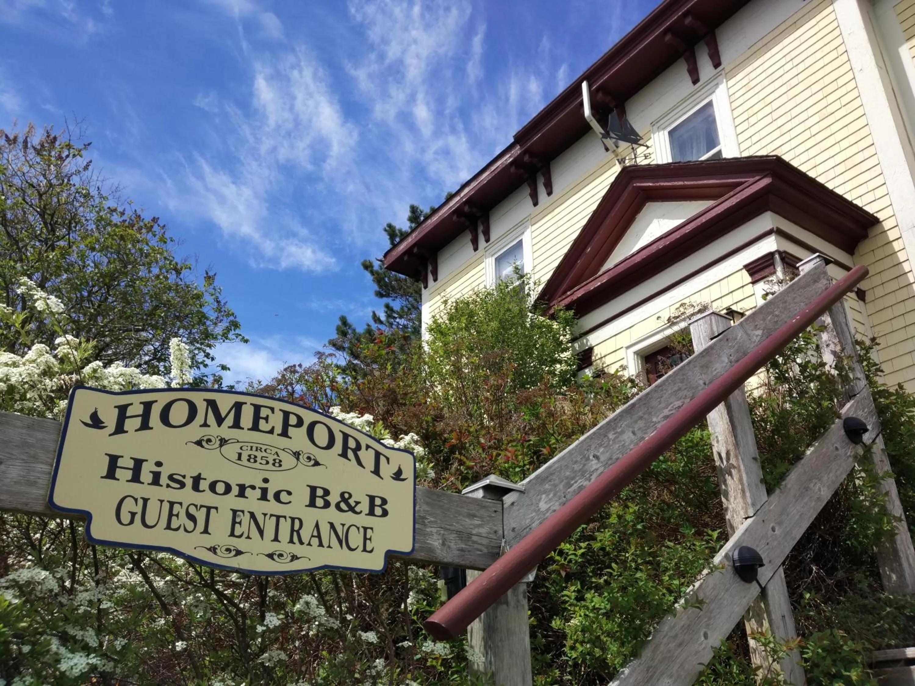 Facade/entrance in Homeport Historic B&B