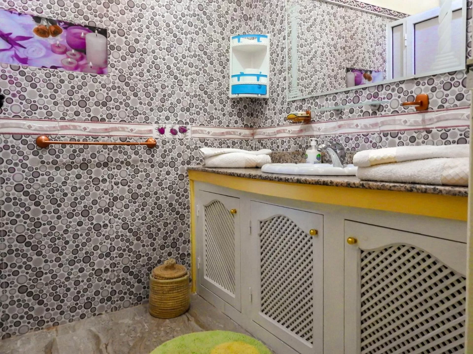 Bathroom in Le Bleu House