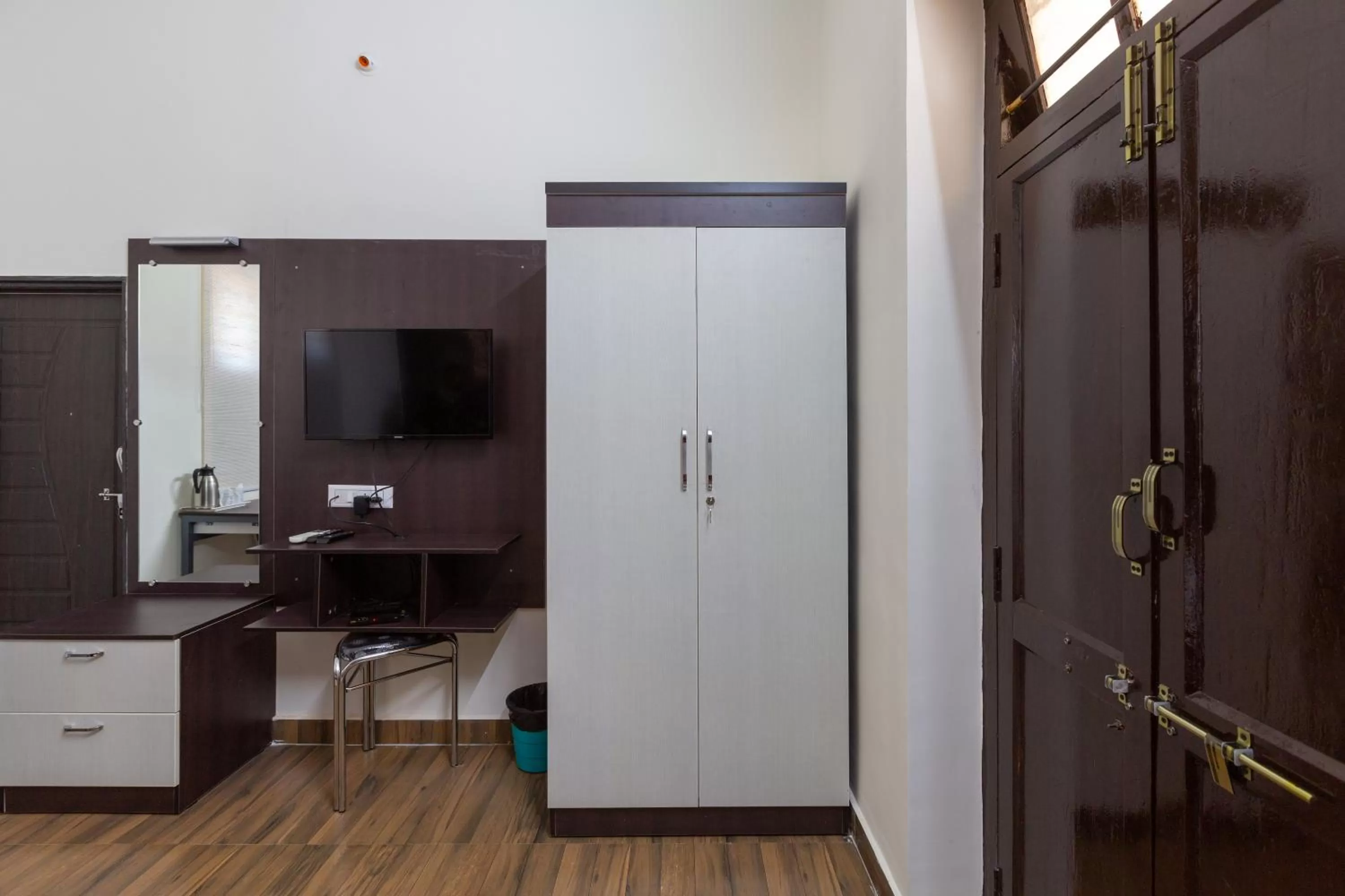 TV/Entertainment Center in KSTDC Hotel Mayura Vijayanagara TB Dam