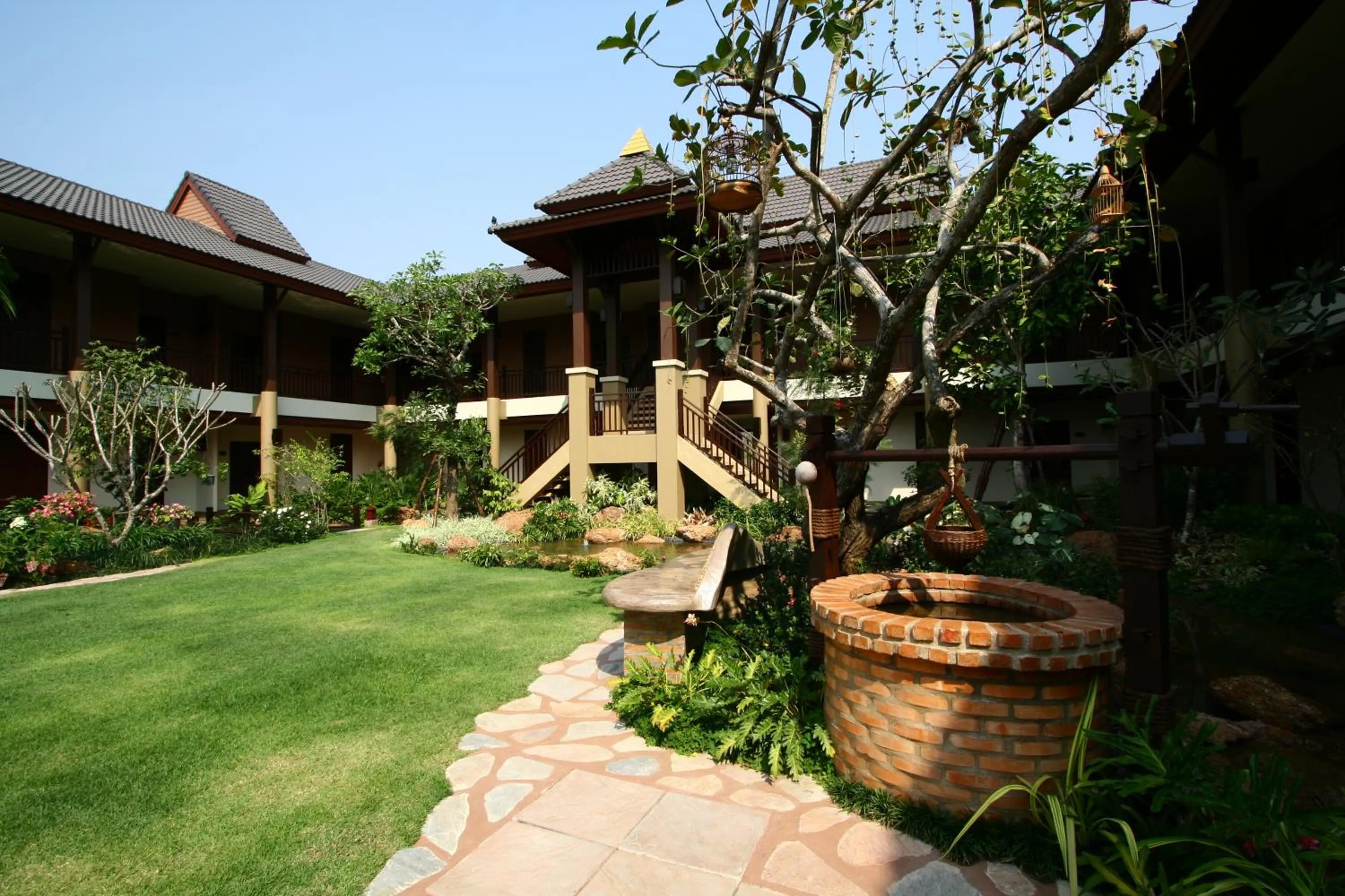 Mae Jo Golf Resort & Spa