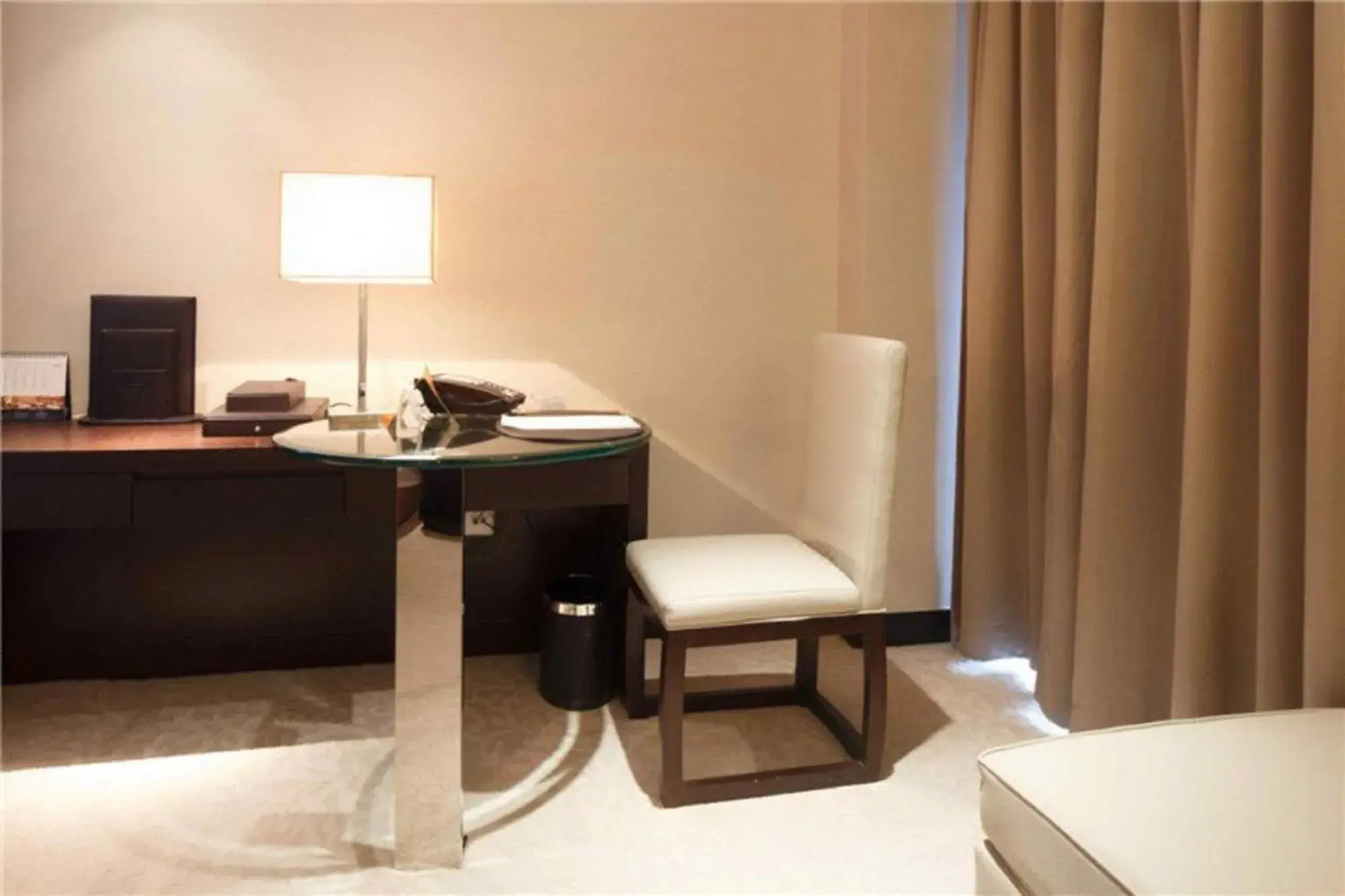 Executive Double or Twin Room in Howard Johnson IFC Plaza Ningbo Executive Double or Twin Room in Howard Johnson IFC Plaza Ningbo