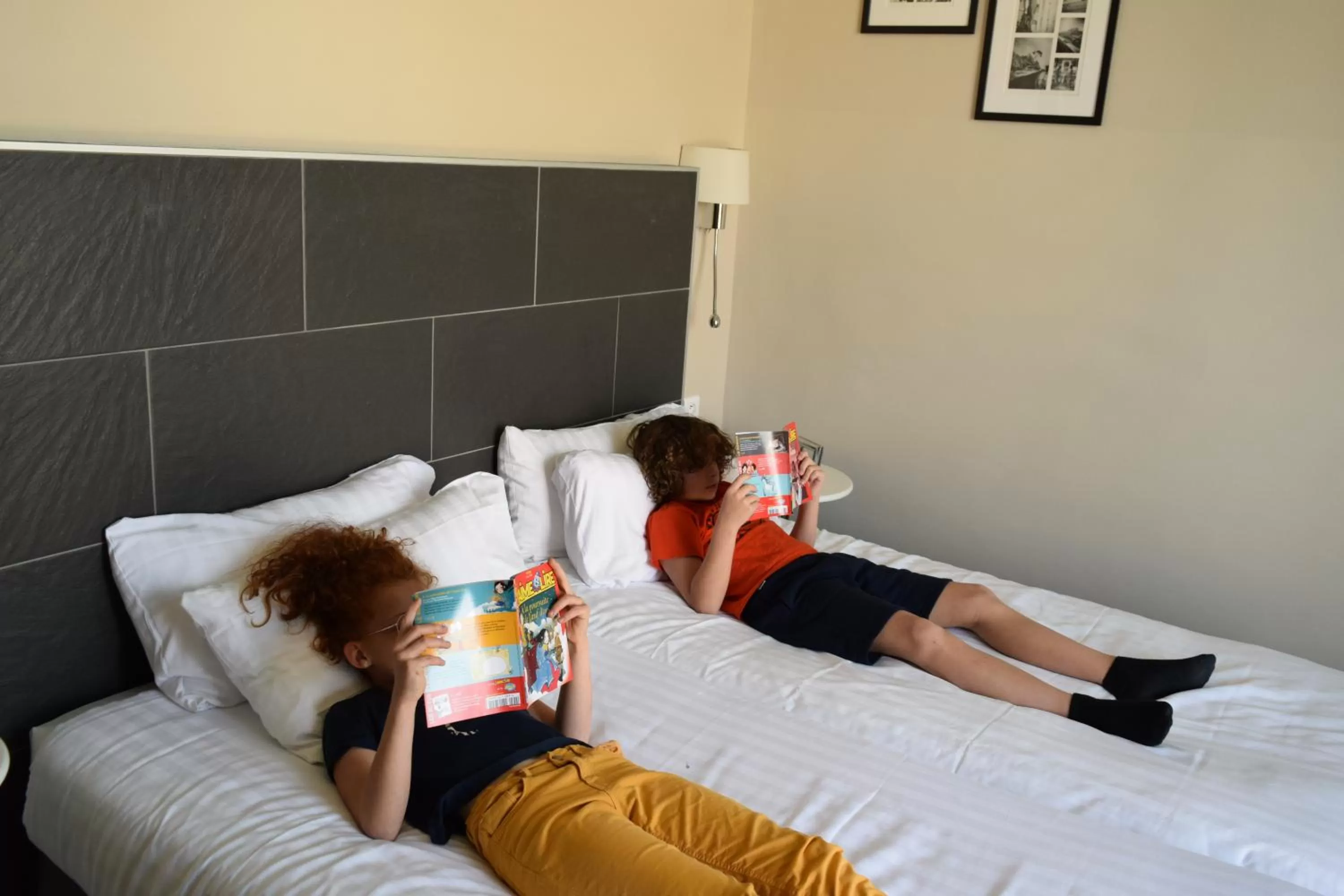 Family, Bed in Hôtel Amirauté