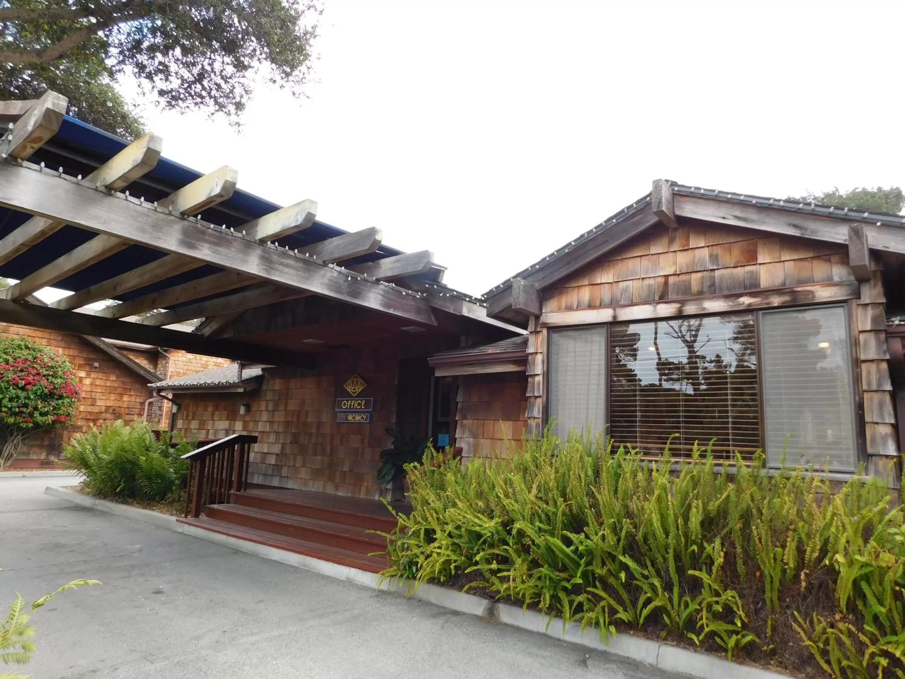 Property building in Pacific Gardens Inn