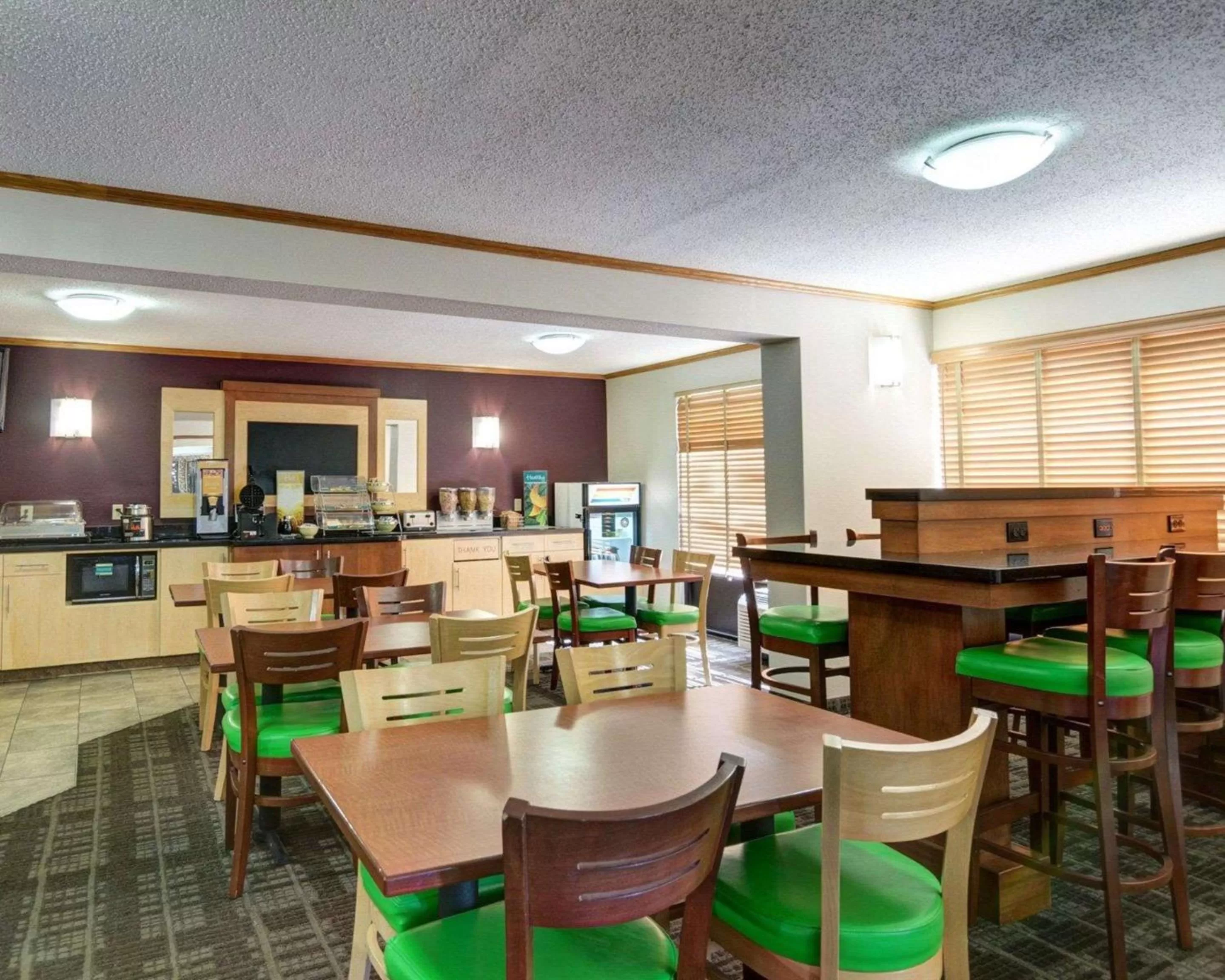 Restaurant/places to eat in Quality Inn Fort Smith I-540