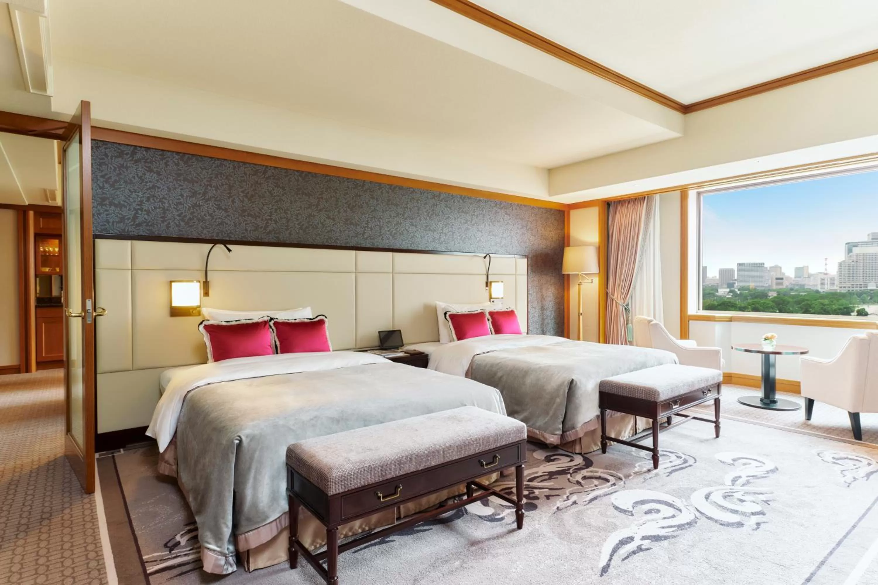 Photo of the whole room, Bed in Imperial Hotel Tokyo