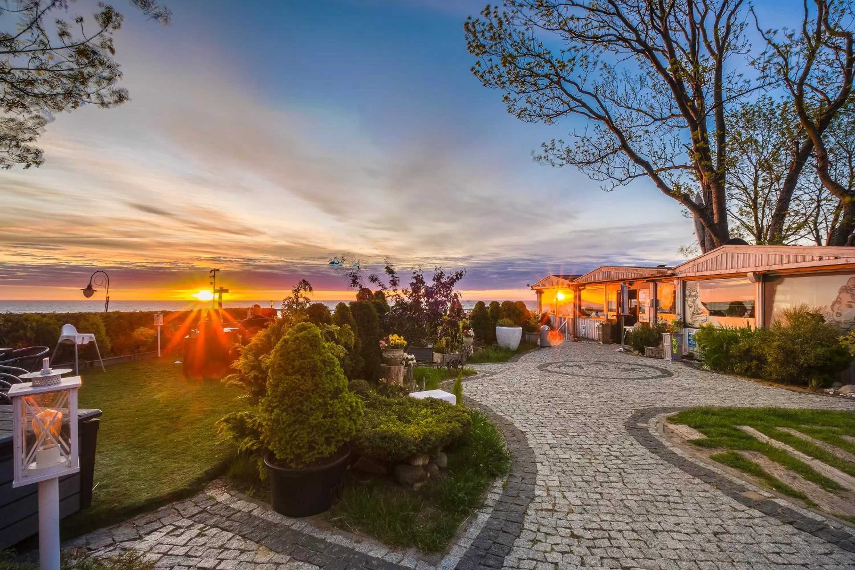 Restaurant/places to eat in Max Health Resort SPA