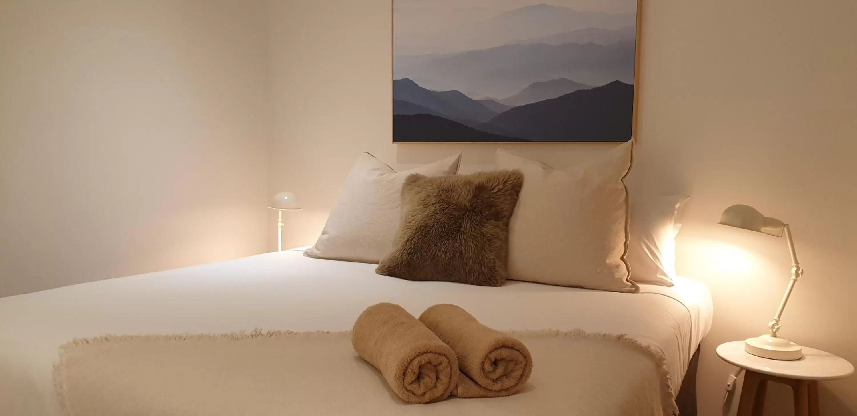 Bed in Cedarwood Apartments