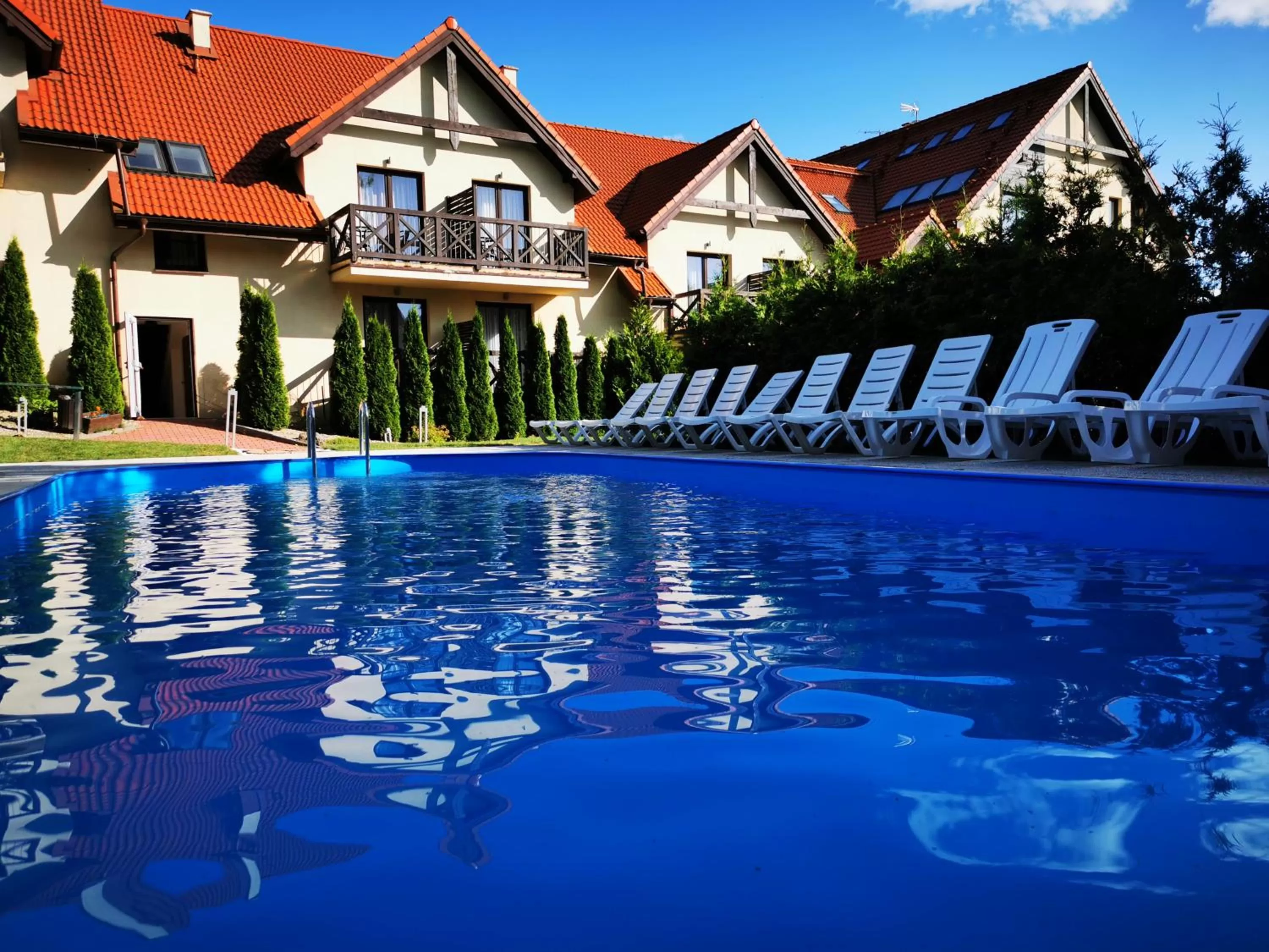 Property building, Swimming Pool in Hotel Santa Monica