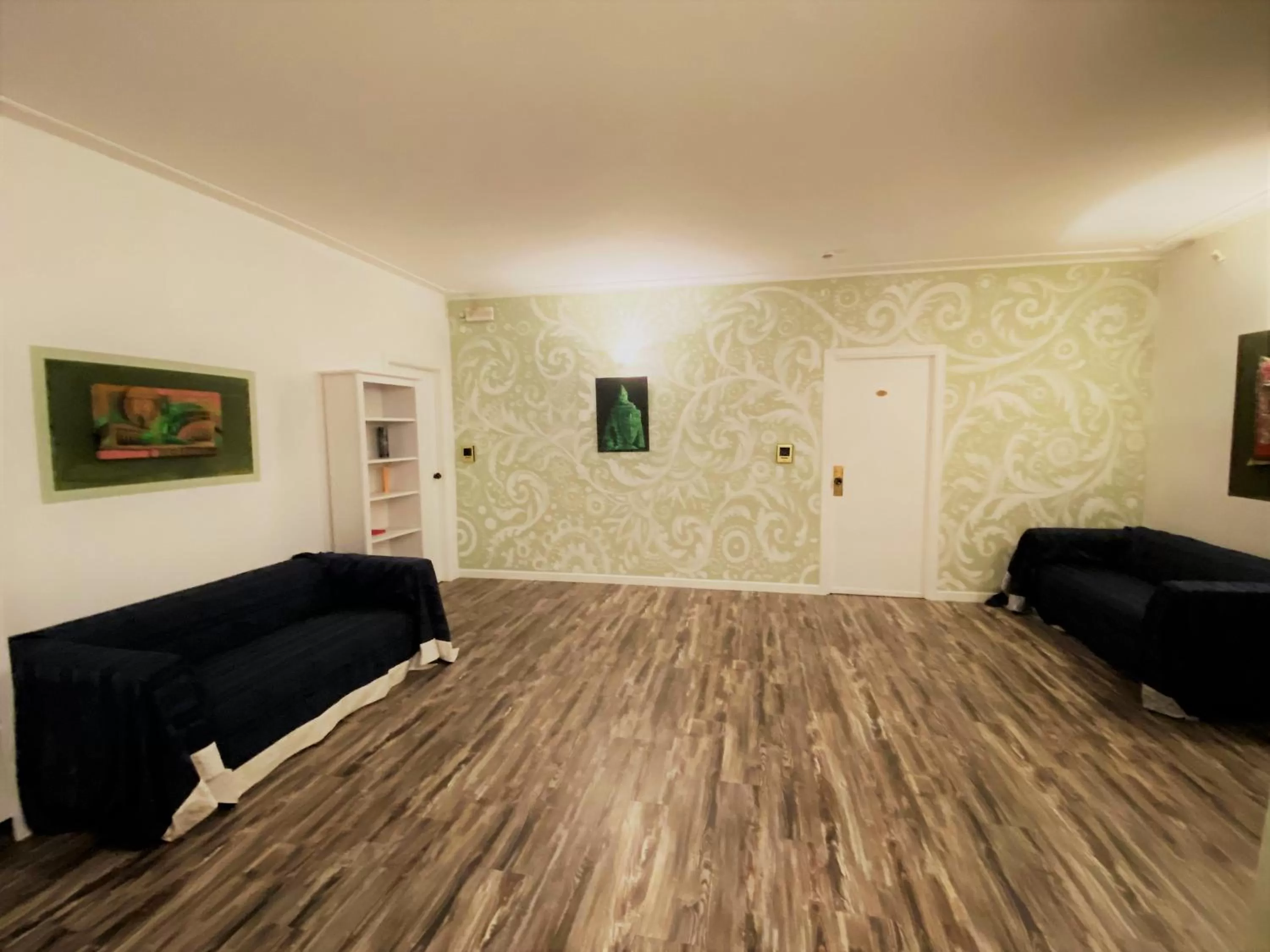 Communal lounge/ TV room, Seating Area in Hotel San Francesco e il lupo