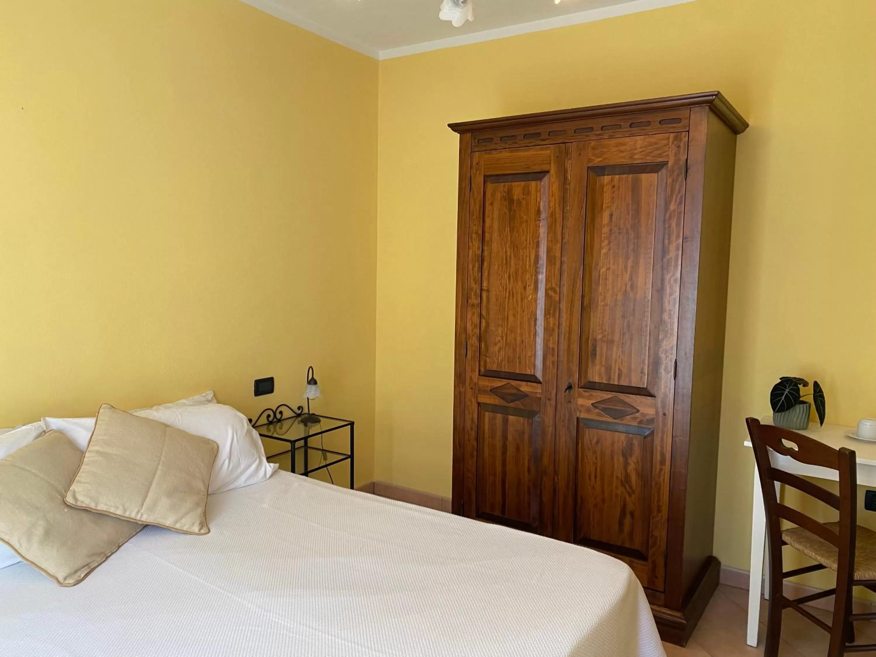 Double or Twin Room with Bathroom in Villa Gaia