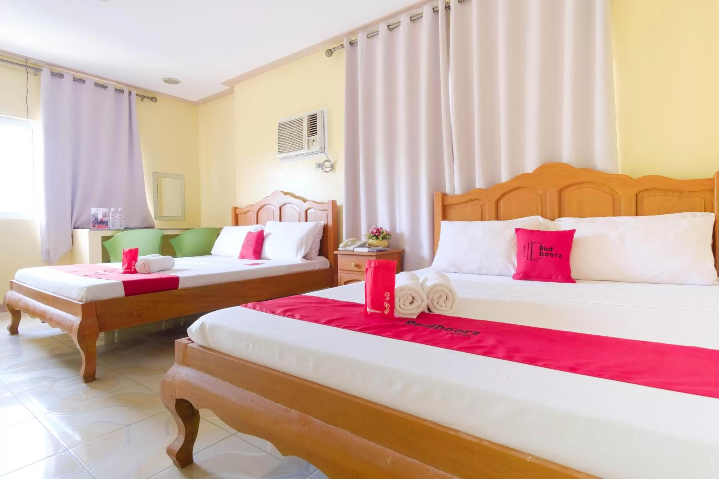 Bed in RedDoorz Plus @ Manalo Extension Palawan