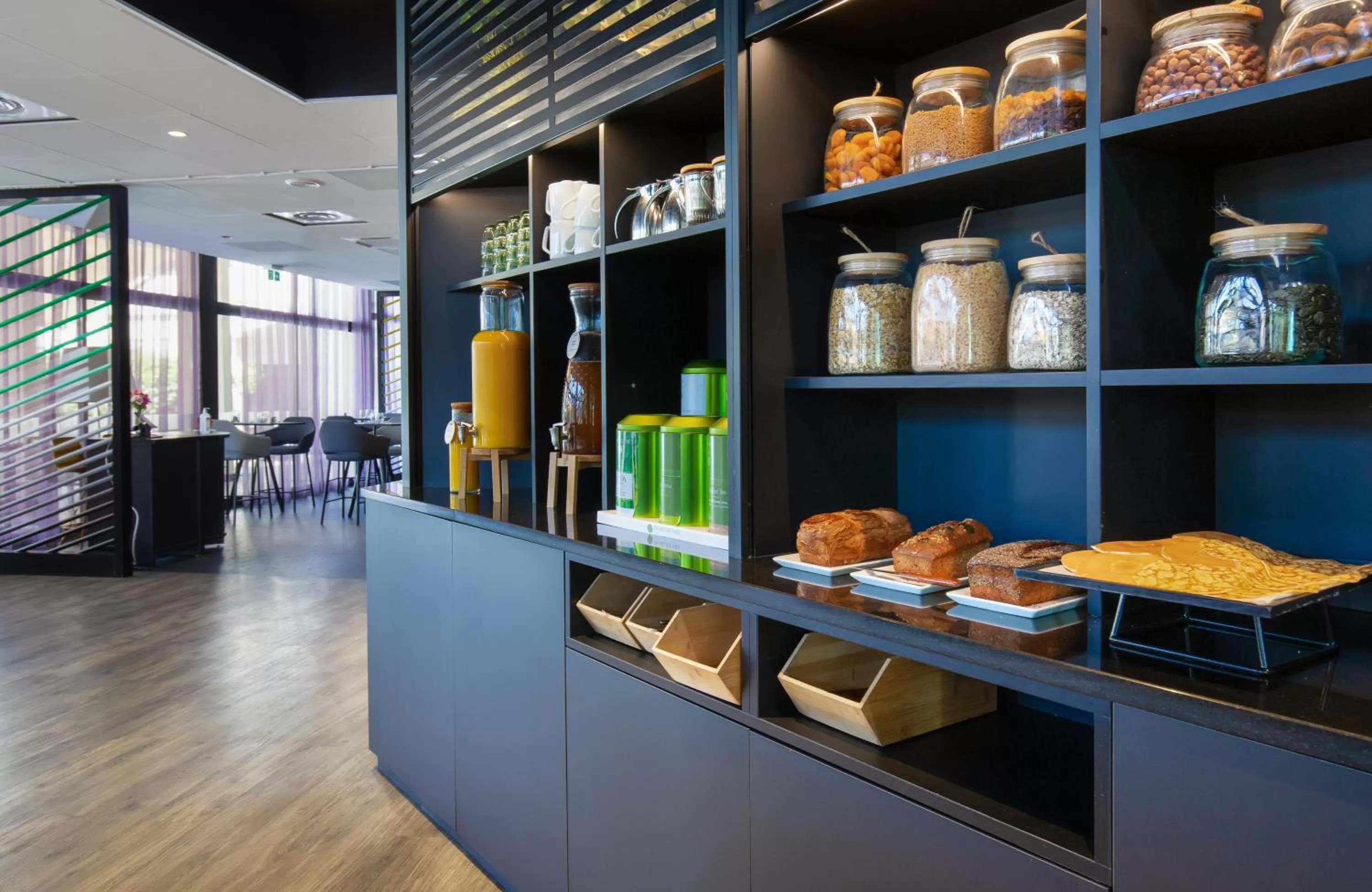 Restaurant/places to eat in Mercure Hyères Centre Côte d'Azur