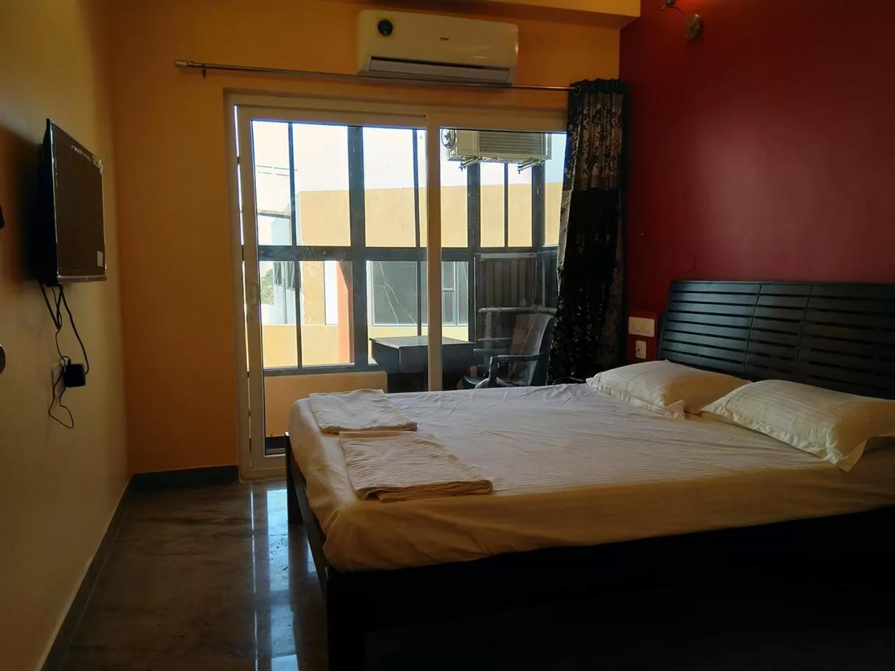 TV and multimedia, Bed in Chandru De Green